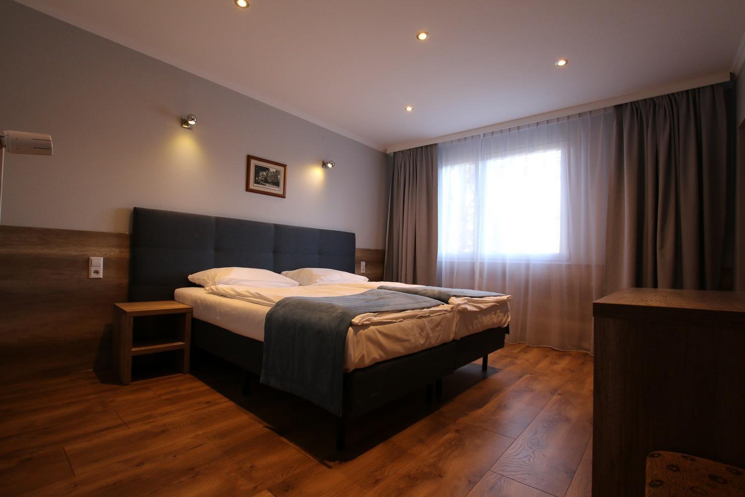 Double Room with Spa Bath - Photo 1