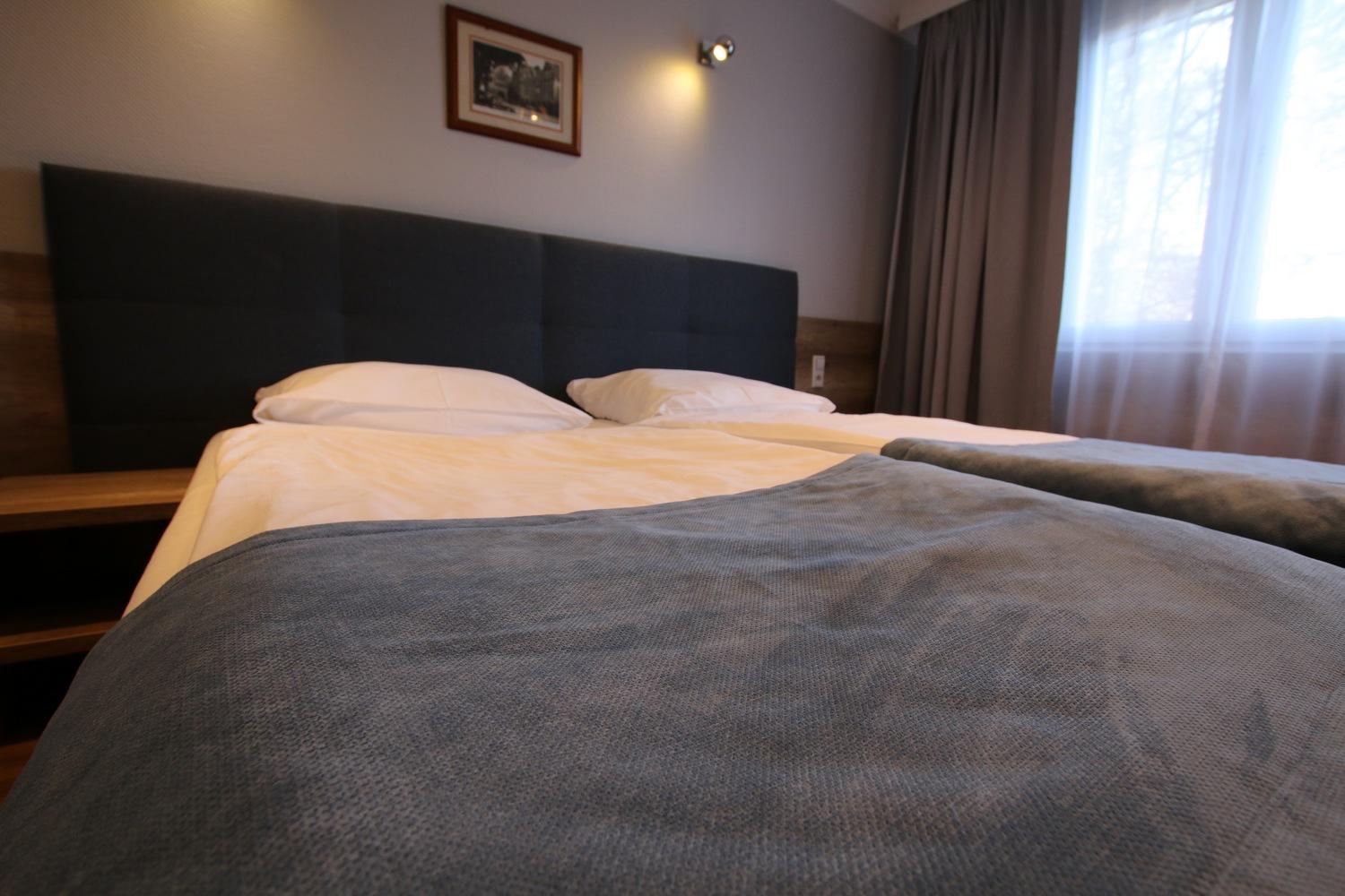 Double Room with Spa Bath - Photo 9