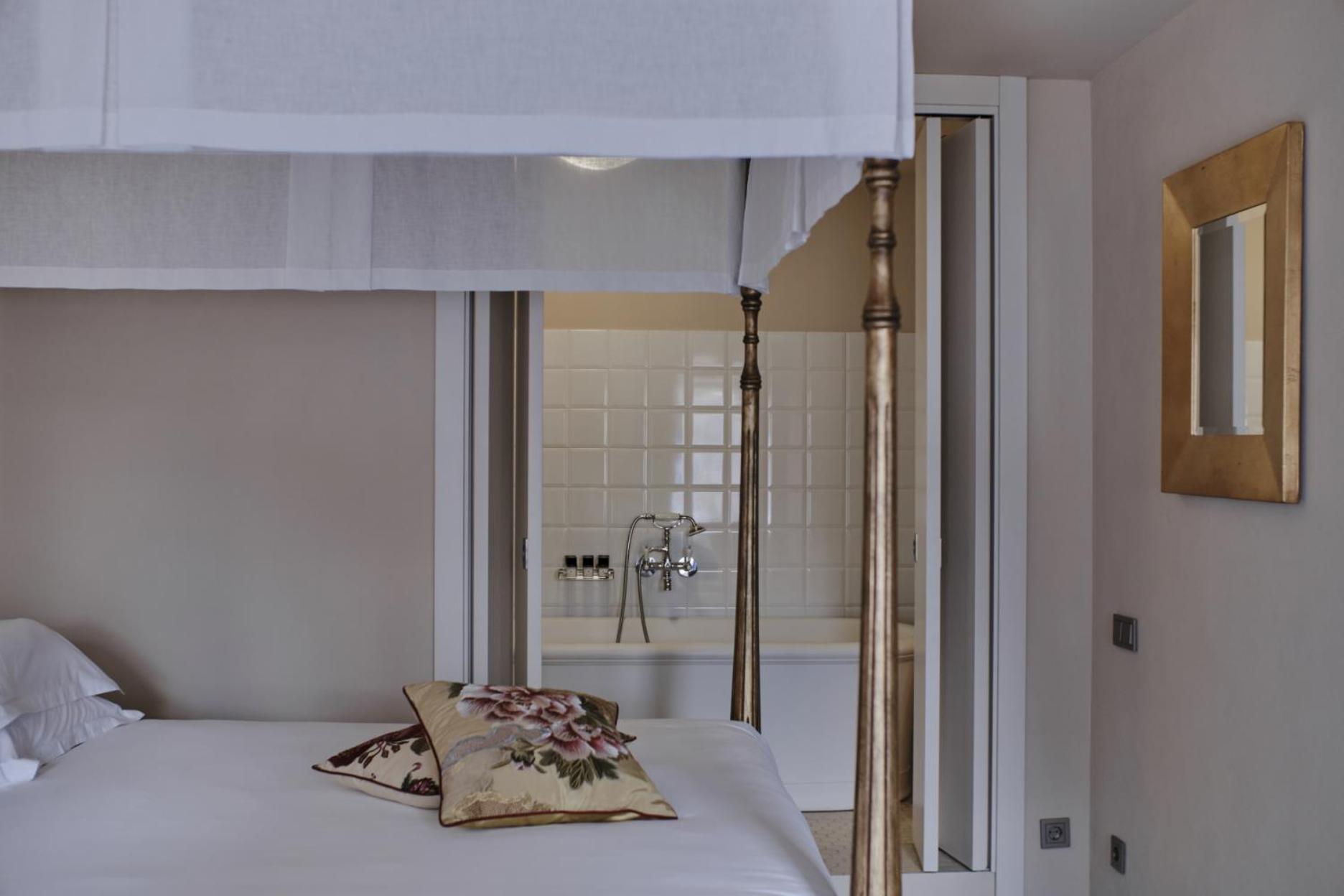 Deluxe Suite photo 1