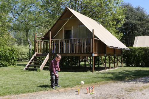 Wooden Tent - Photo 17
