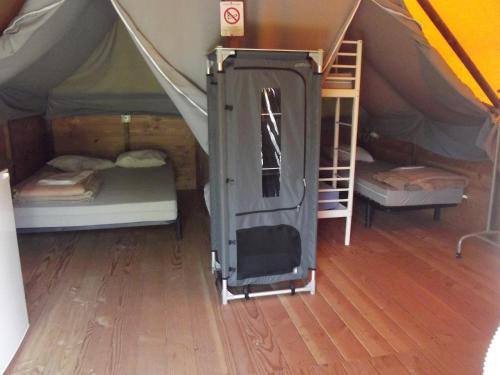 Wooden Tent - Photo 21