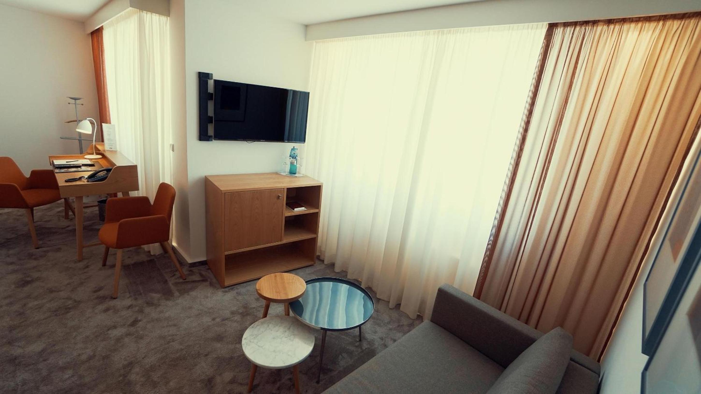 Executive Room - Photo 21
