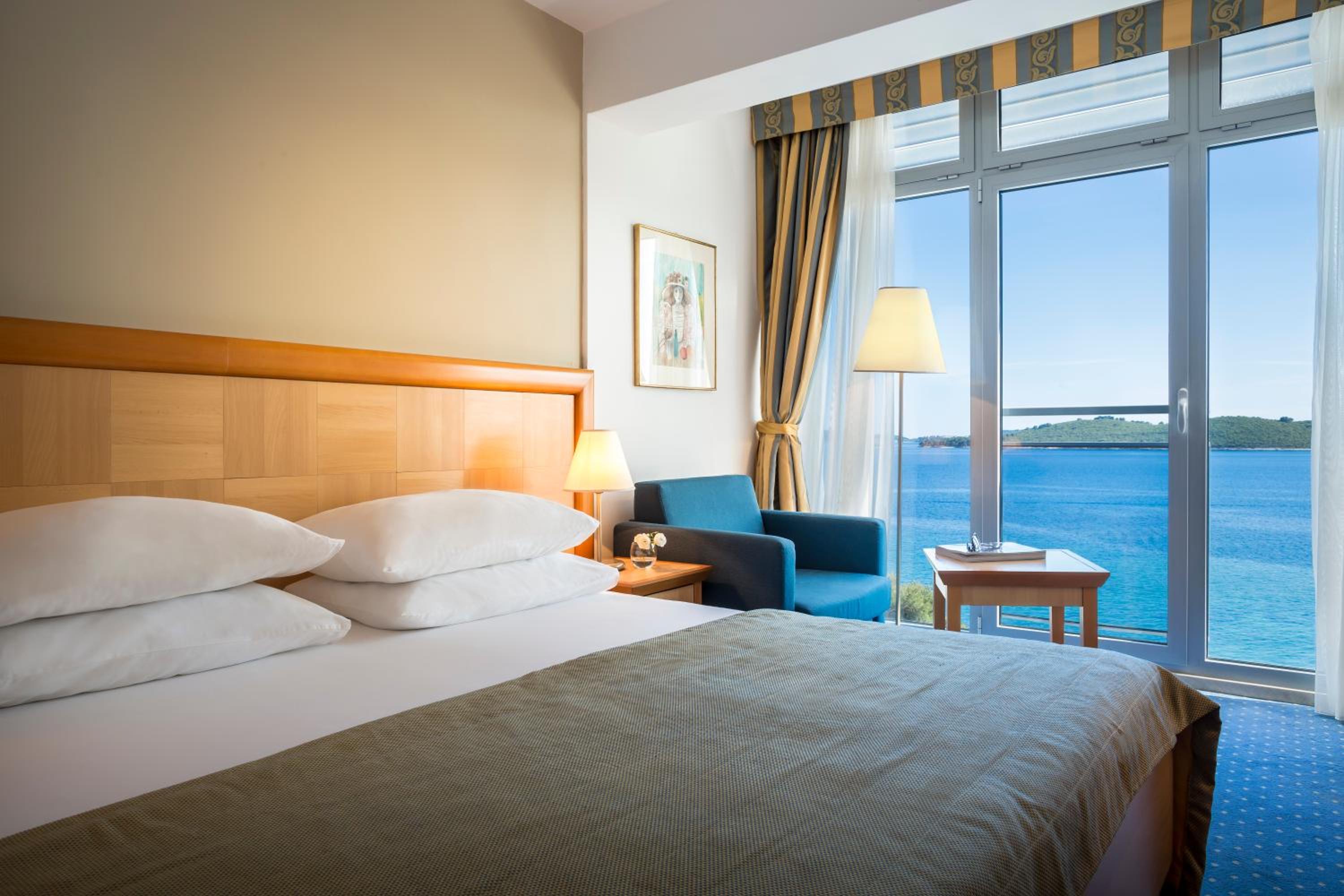 Superior Double Room with Sea View - Photo 1