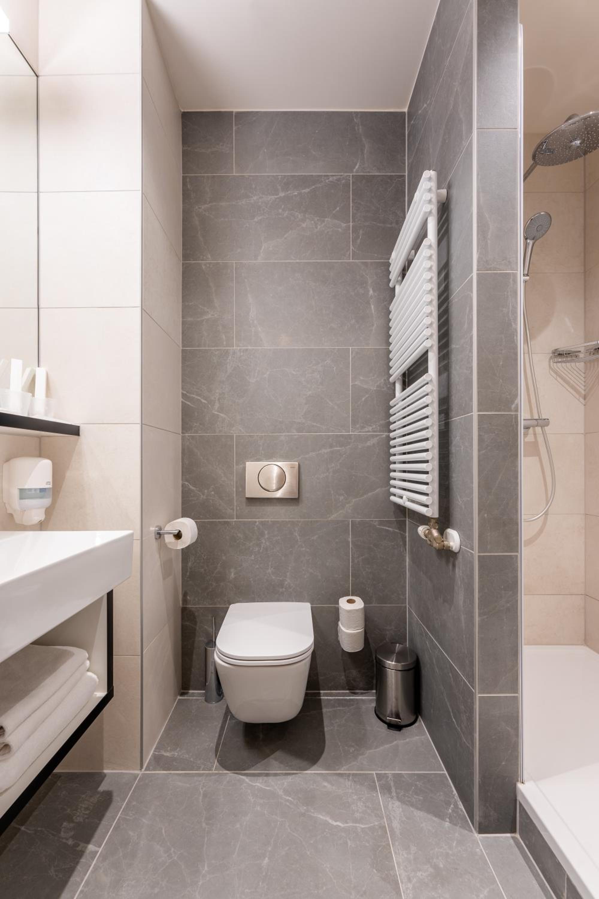 Superior Double or Twin Room - Photo 4