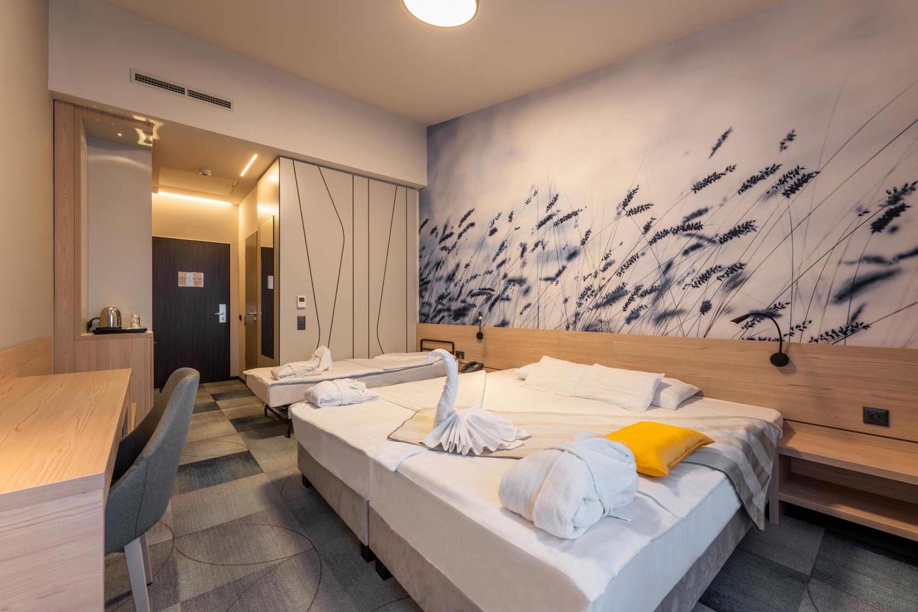 Superior Triple Room - Photo 1