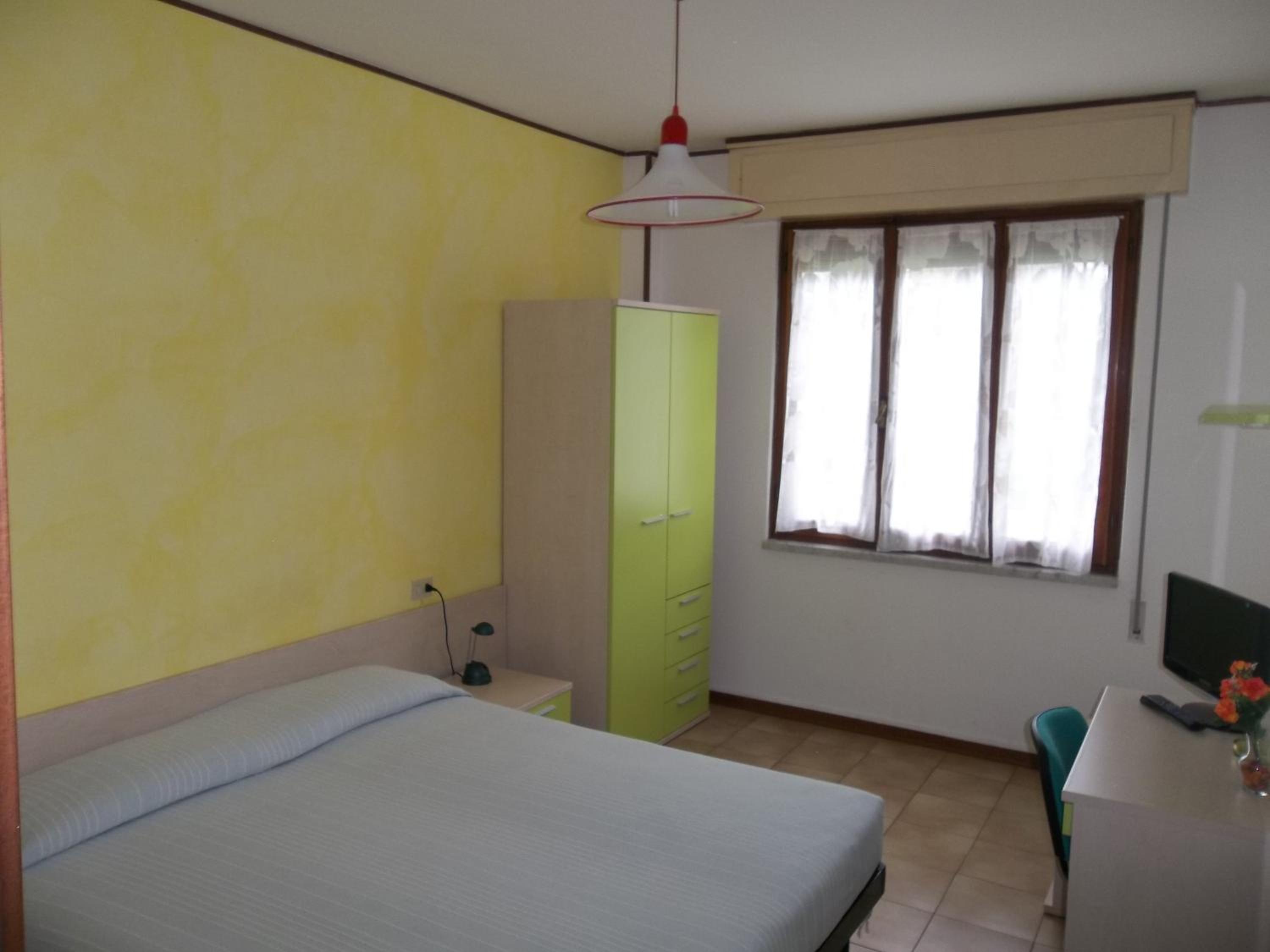 Double or Twin Room with Extra Bed - Photo 5