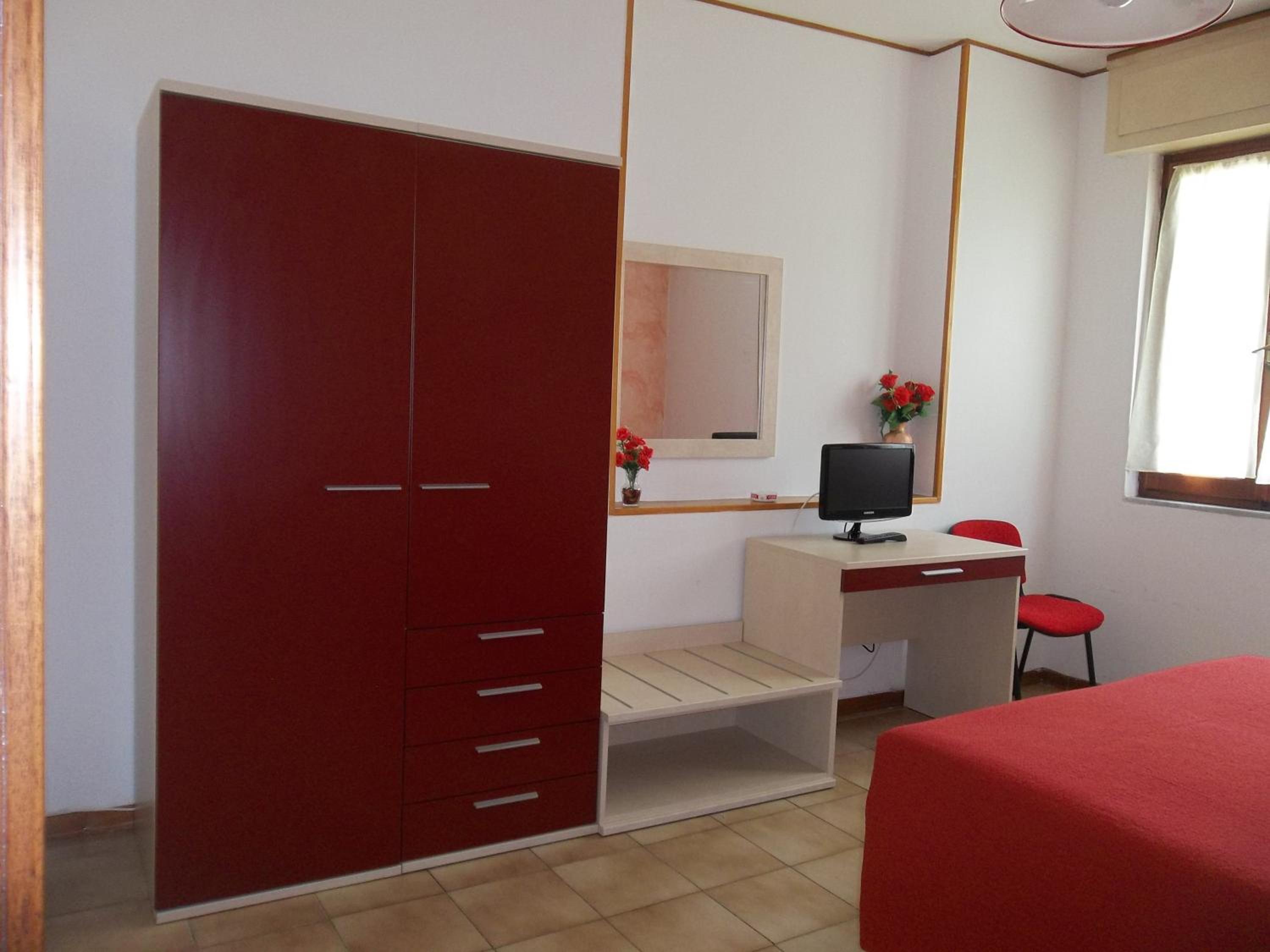 Double or Twin Room with Extra Bed - Photo 3