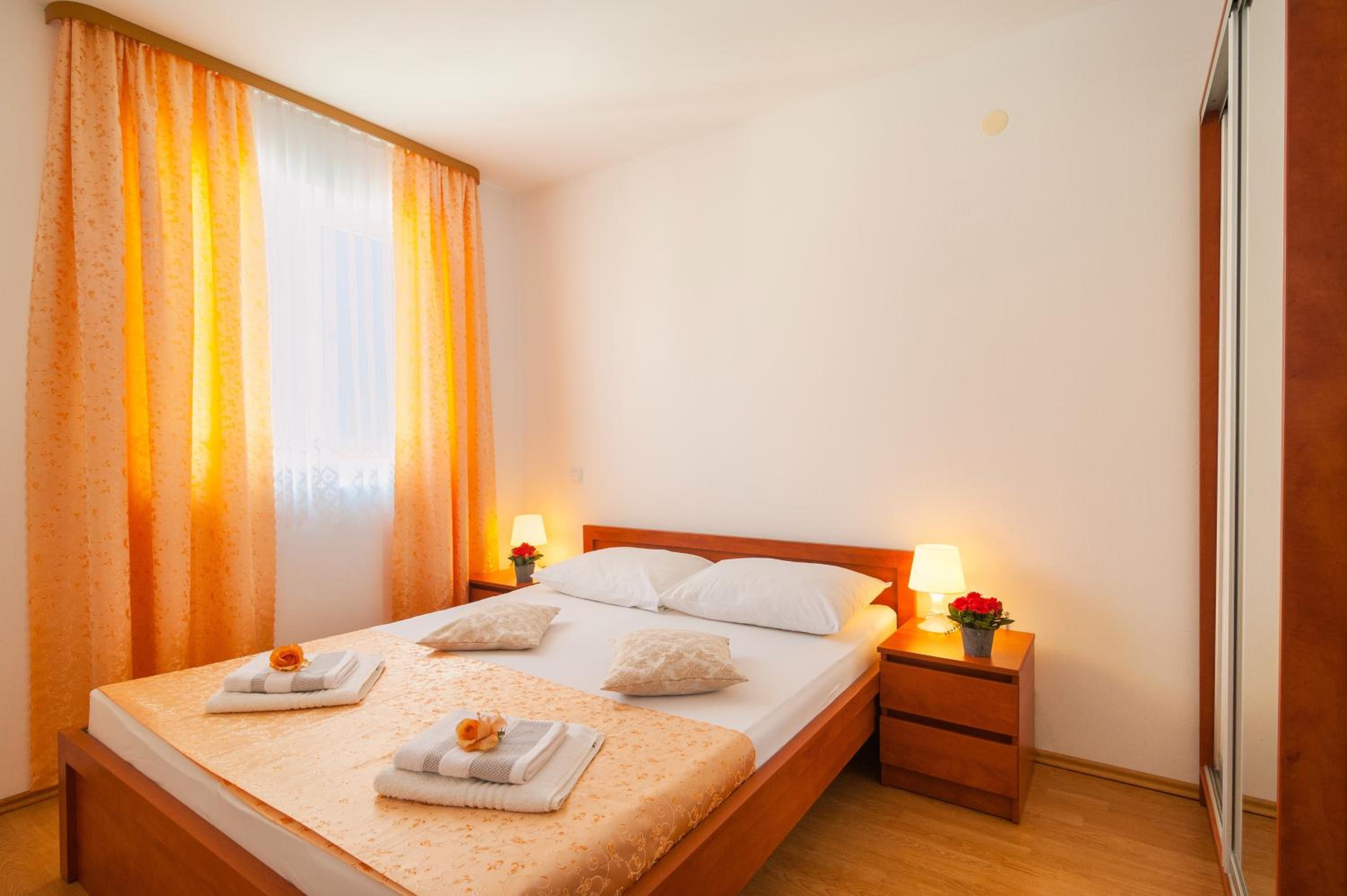 One-Bedroom Apartment with Sea View photo 1