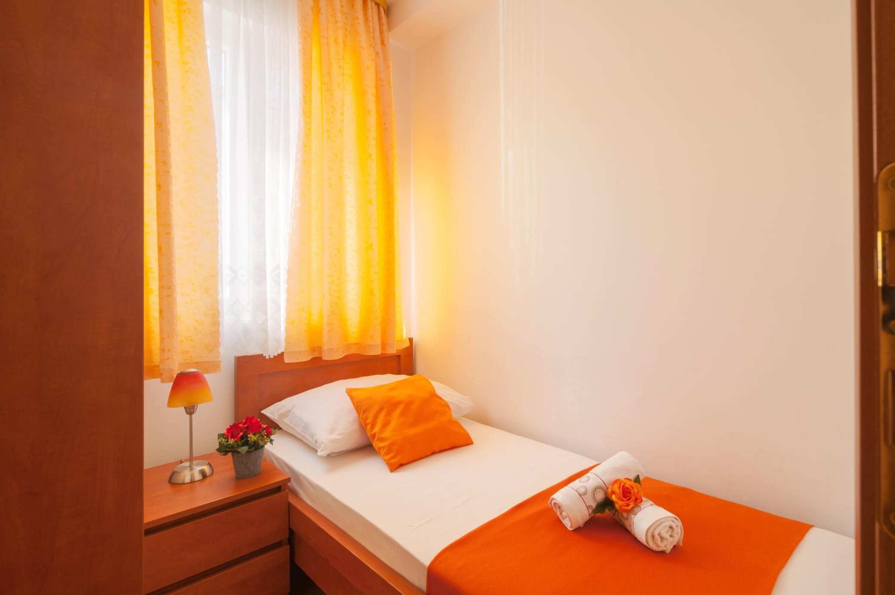 Two bedroom apartment with Balcony - Photo 1