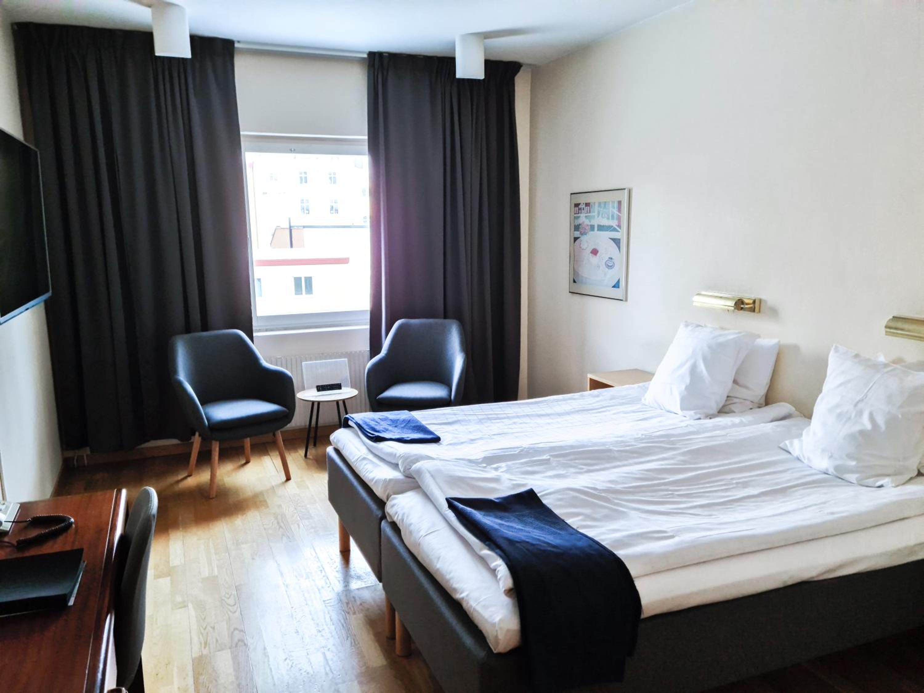 Standard  Double Room - Photo 2