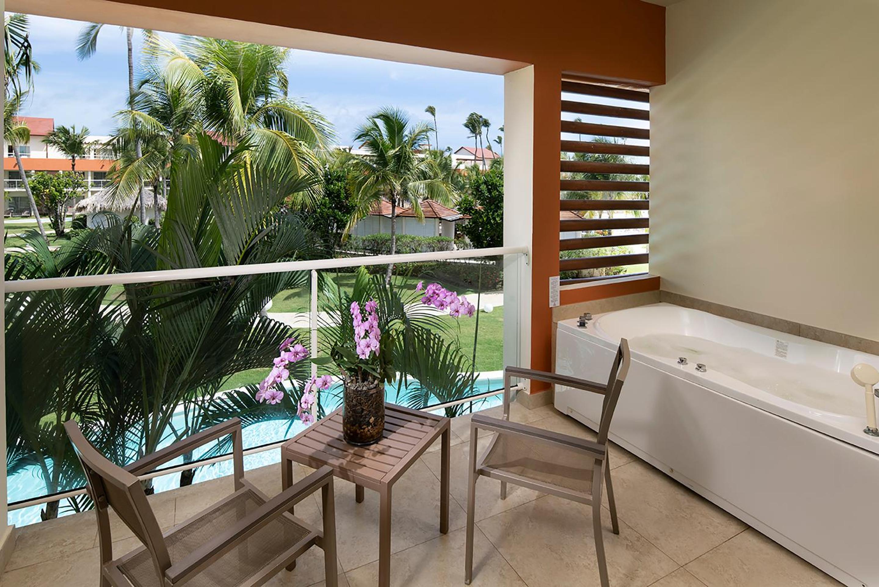 Xhale Club Junior Suite Pool View