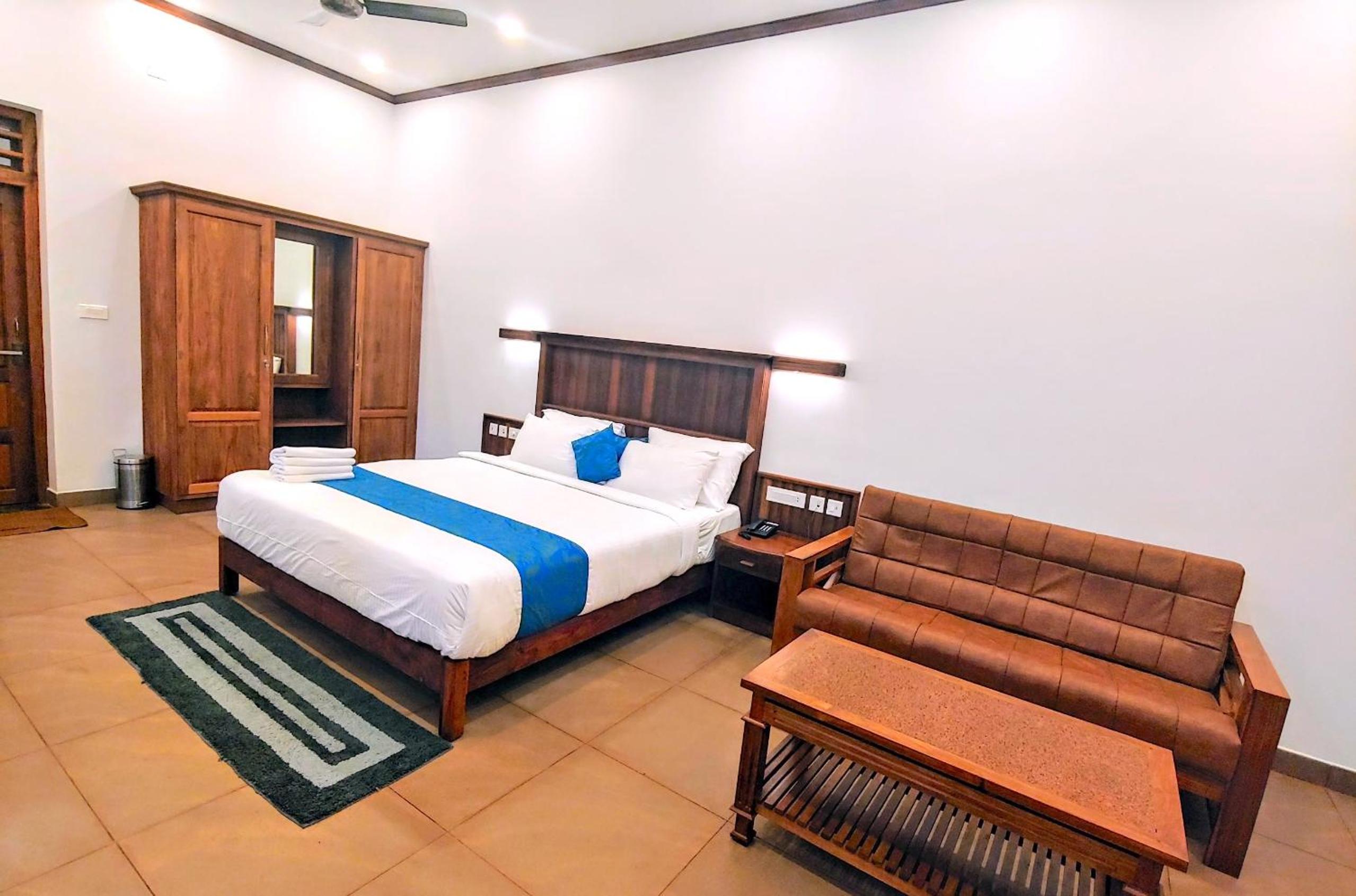 Superior King Room - Photo 6