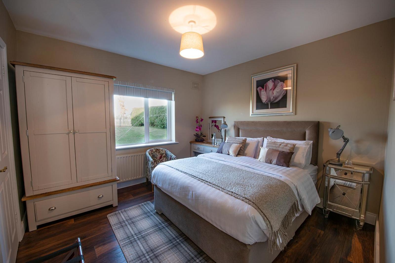 Three-Bedroom House photo 2
