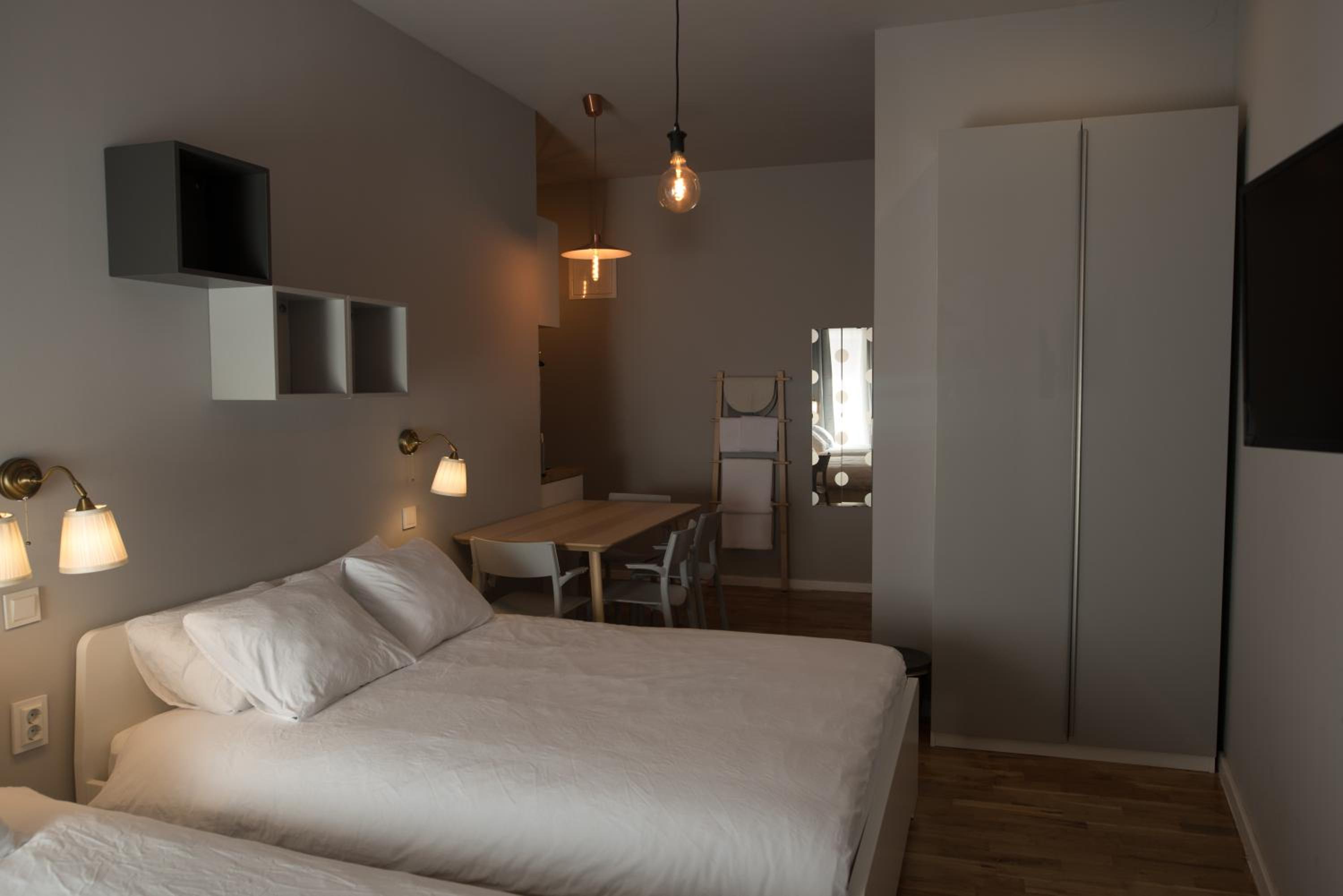 Quadruple Room with Private Bathroom - Photo 2