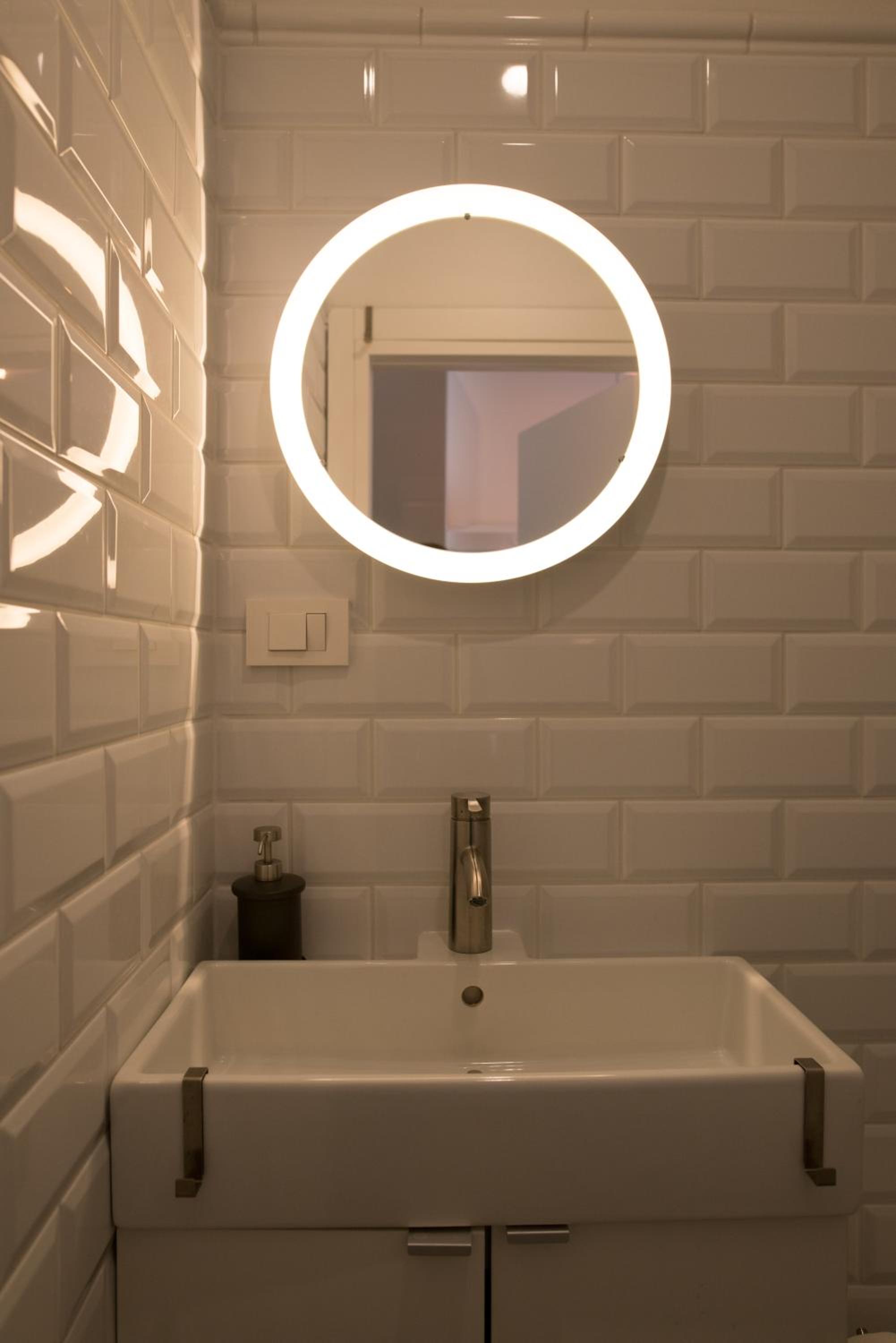 Double Room with Private Bathroom - Photo 13
