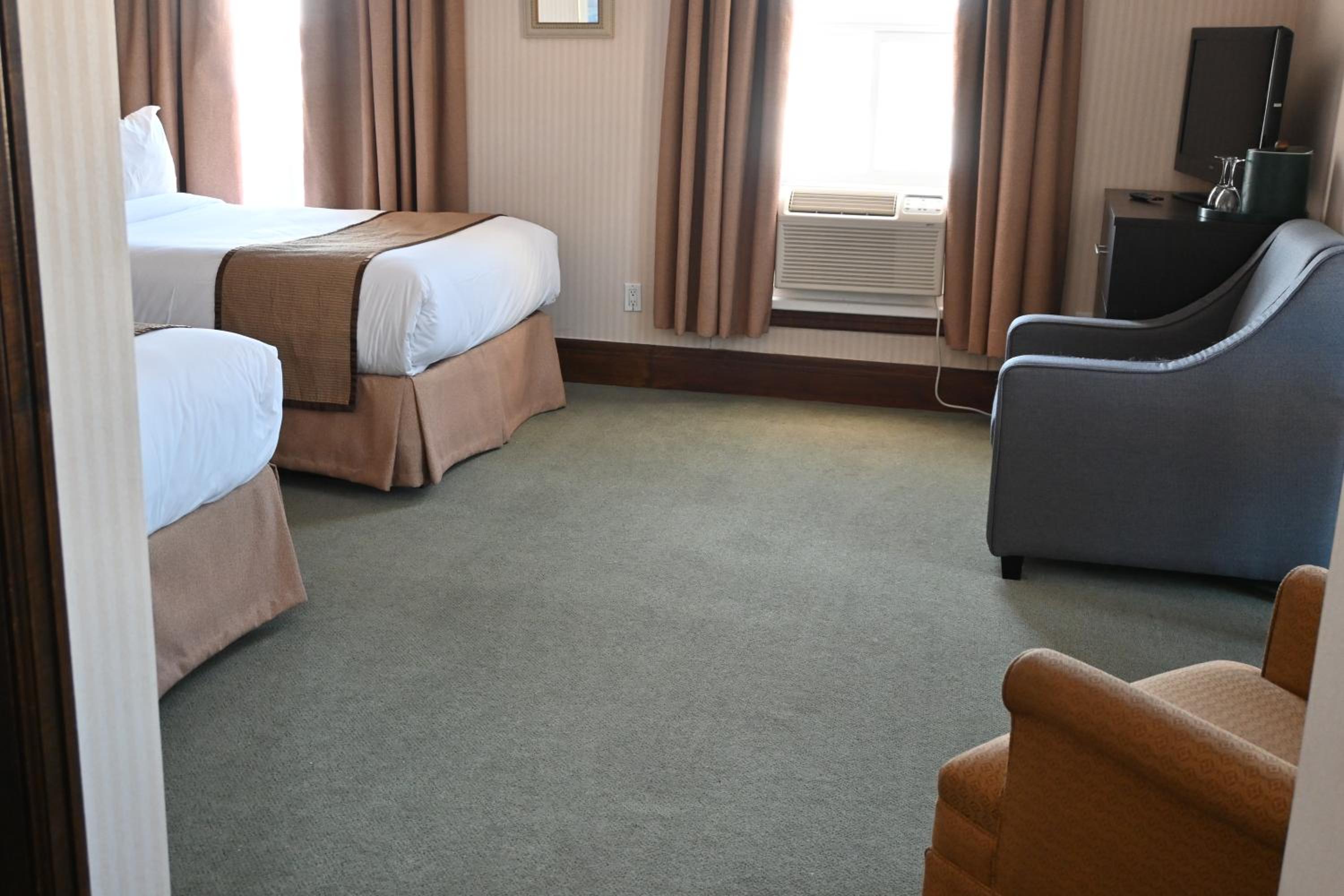 Standard Double Room - Photo 25