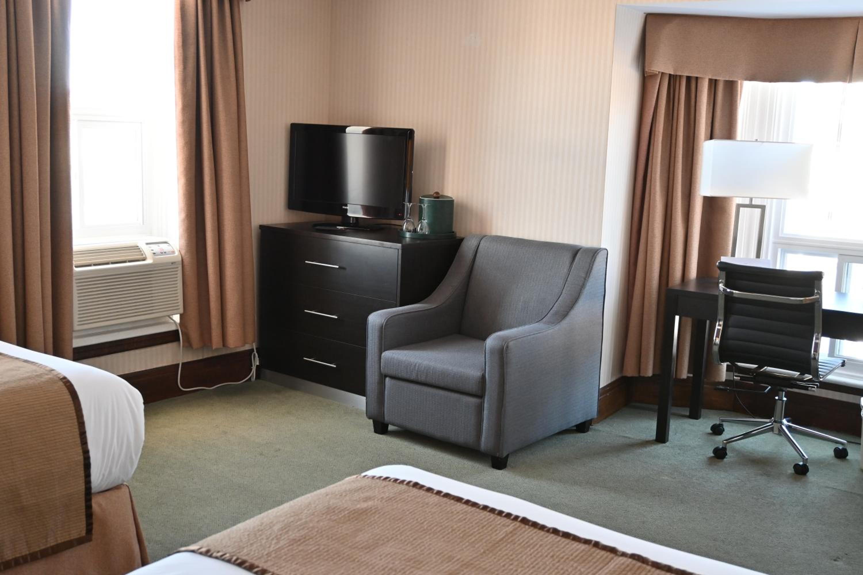 Standard Double Room - Photo 21