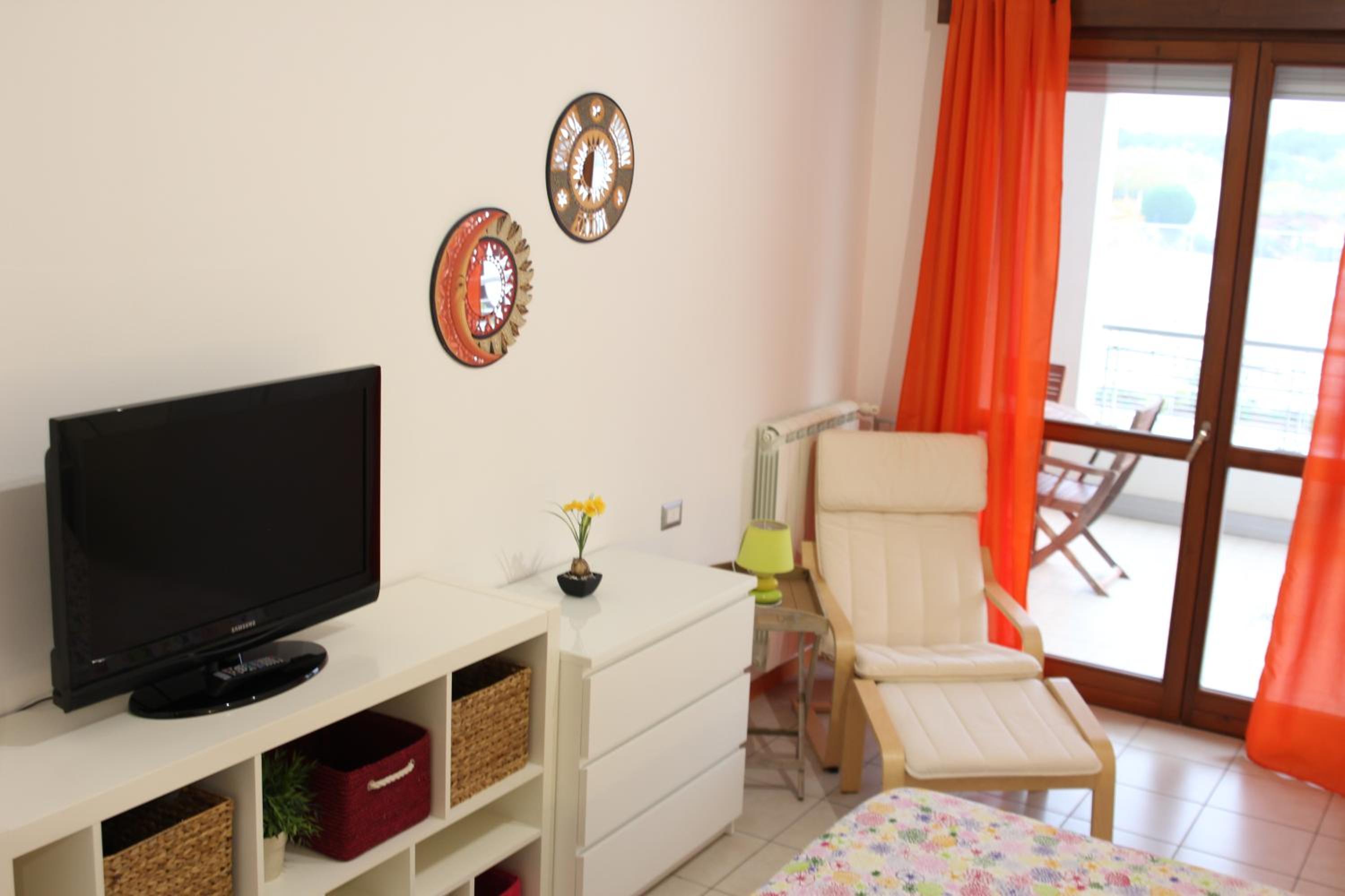 Apartment with Pool View  - Photo 9