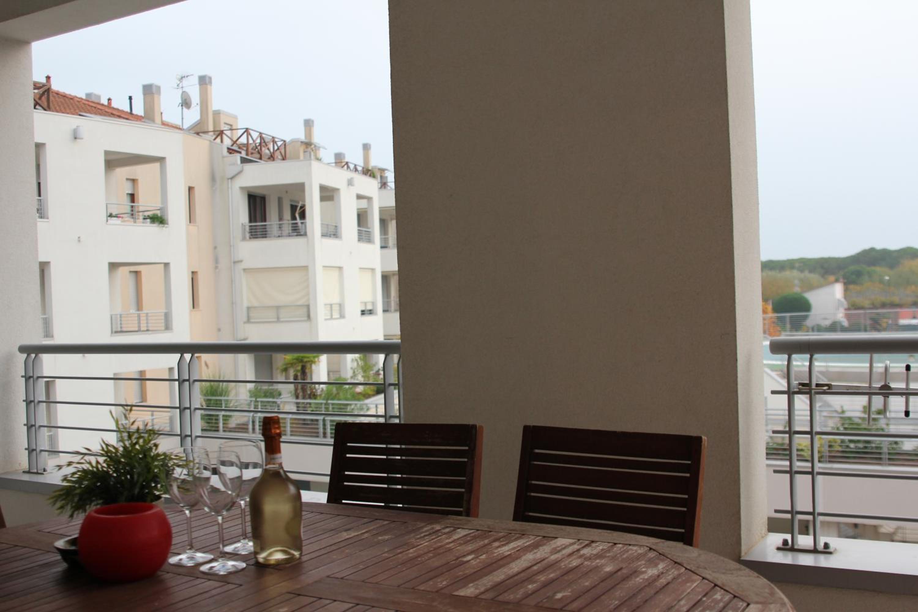 Apartment with Pool View  - Photo 11