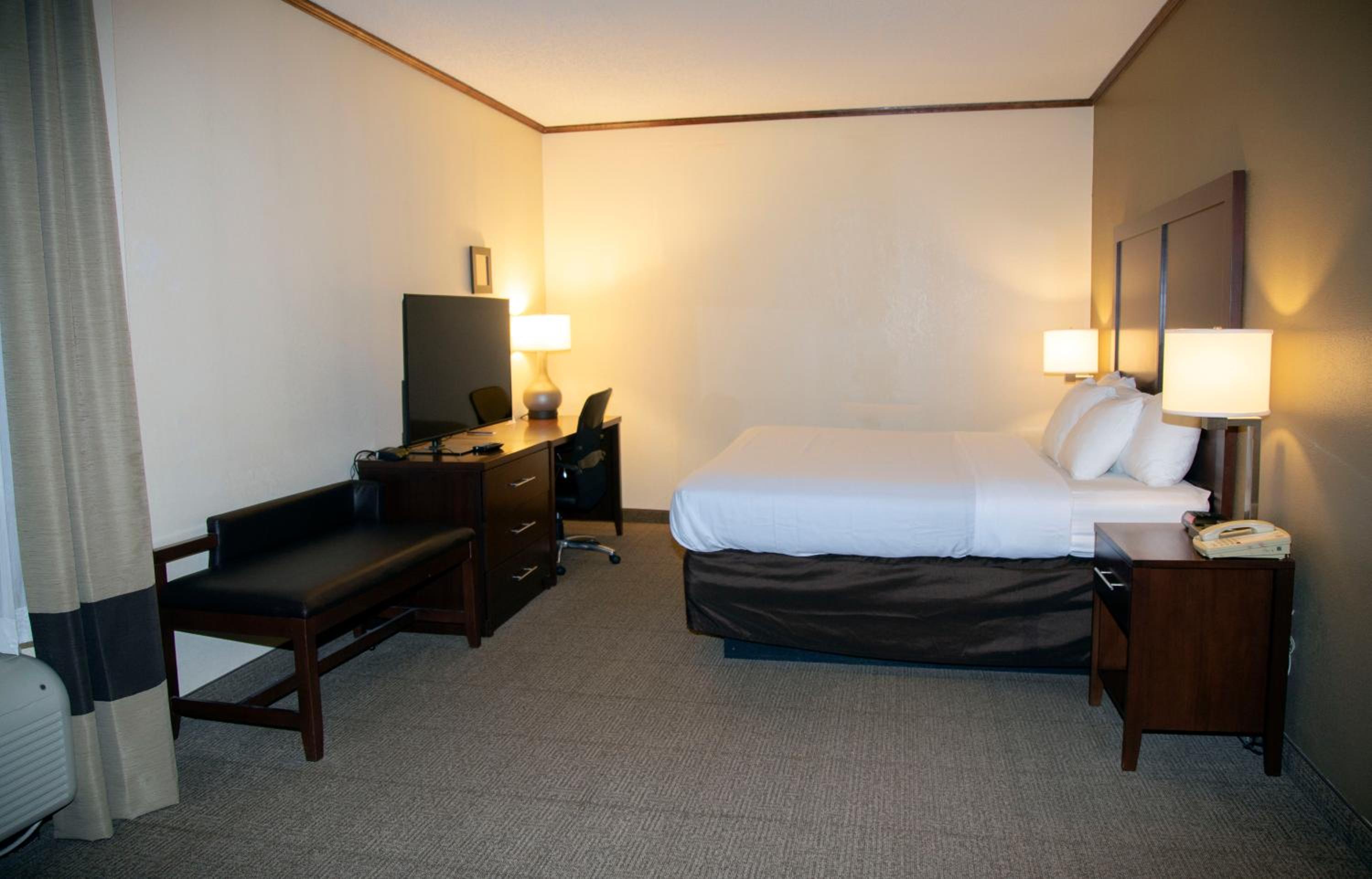 King Room - Accessible/Non-Smoking