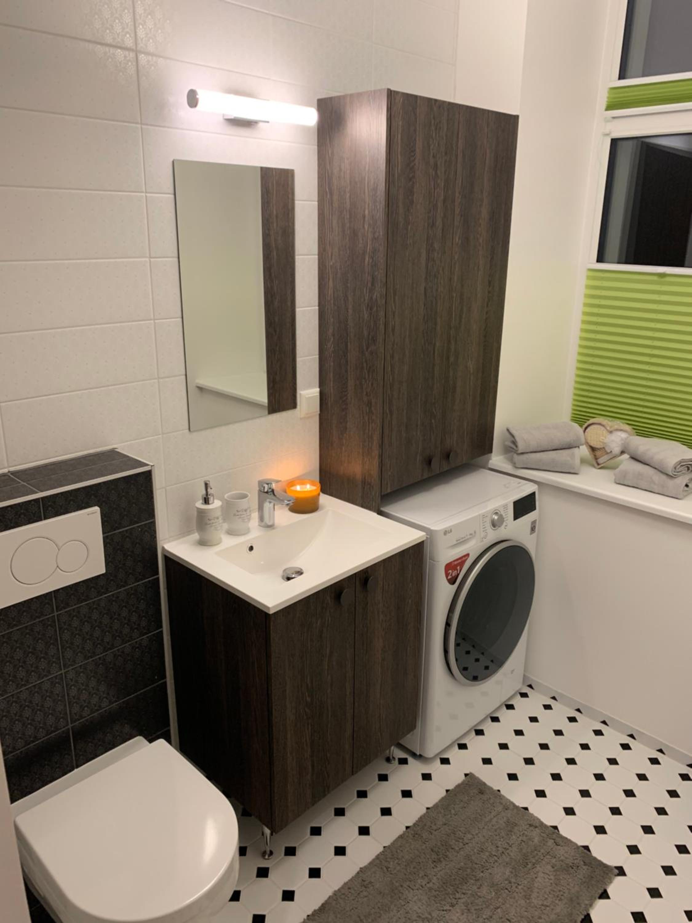 One-Bedroom Apartment - Photo 12
