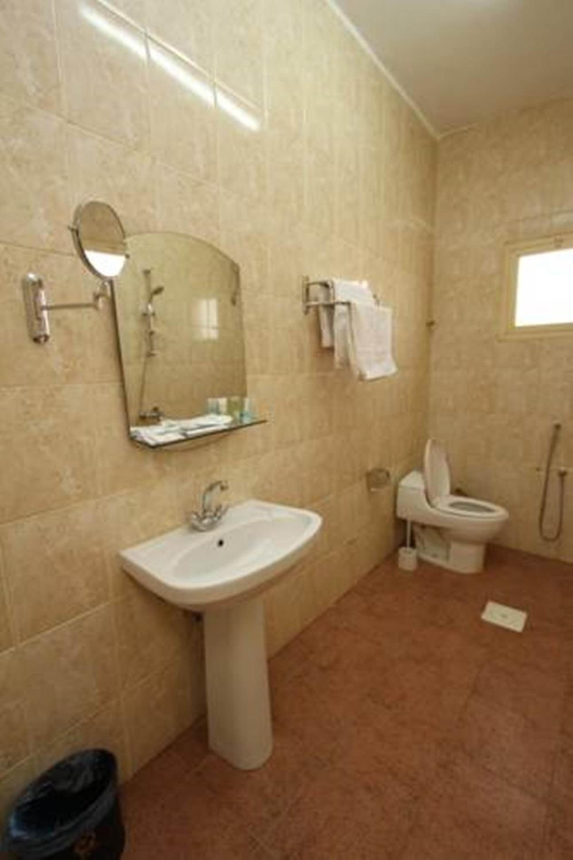 Standard Twin Room photo 3