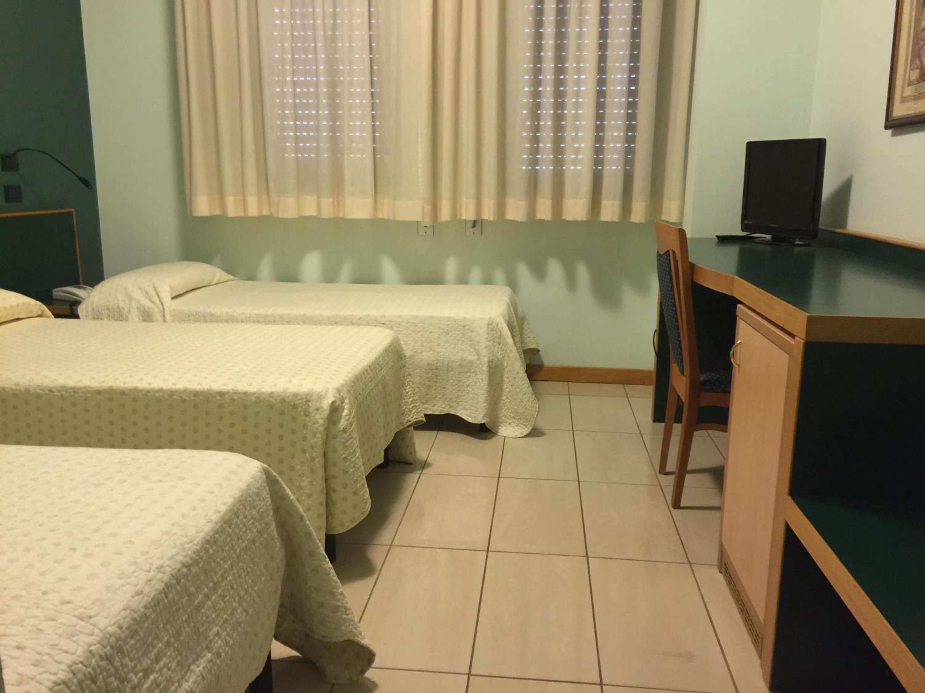 Economy Double or Twin Room photo 3