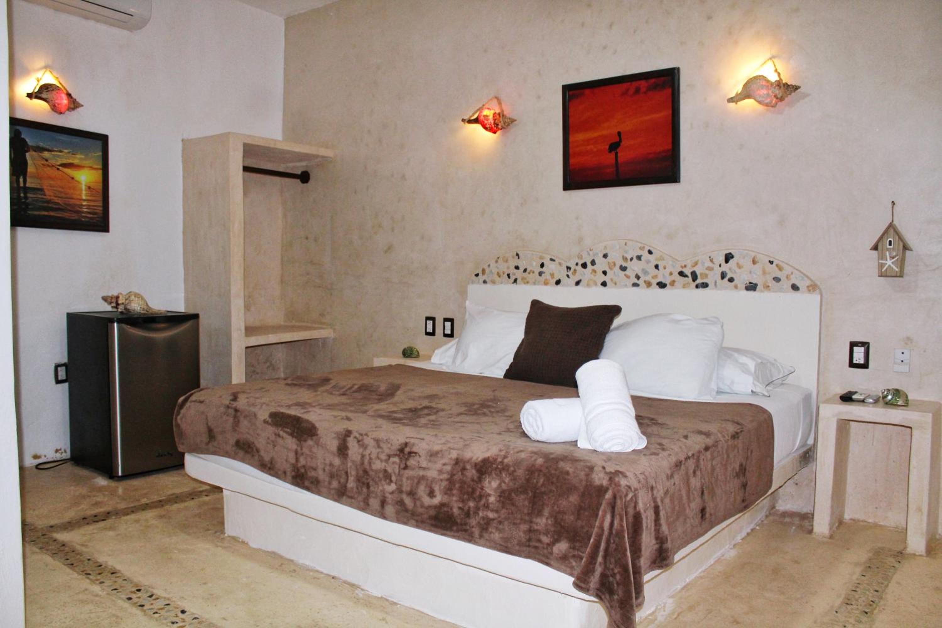 One-Bedroom Apartment - Photo 1