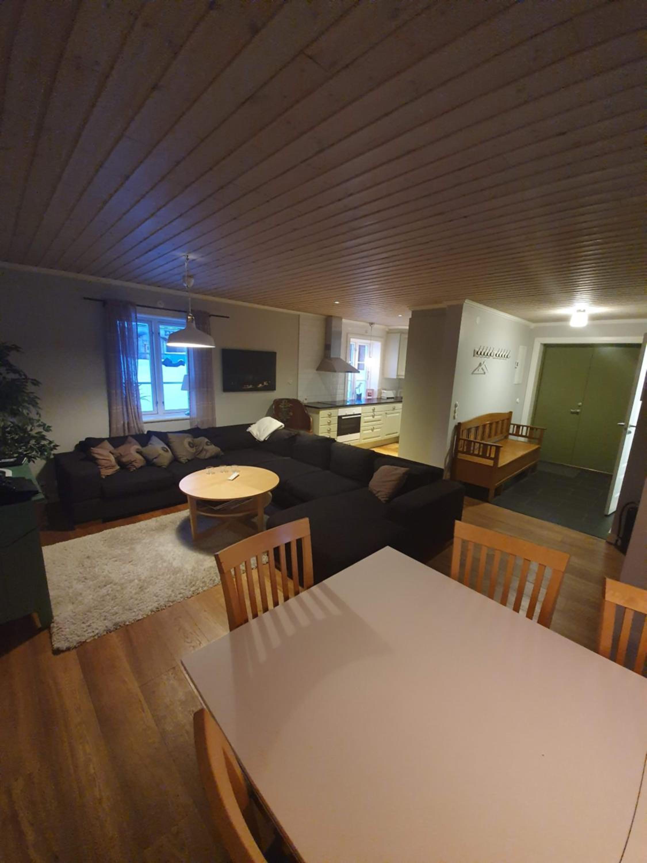 Three-Bedroom Apartment - Photo 7