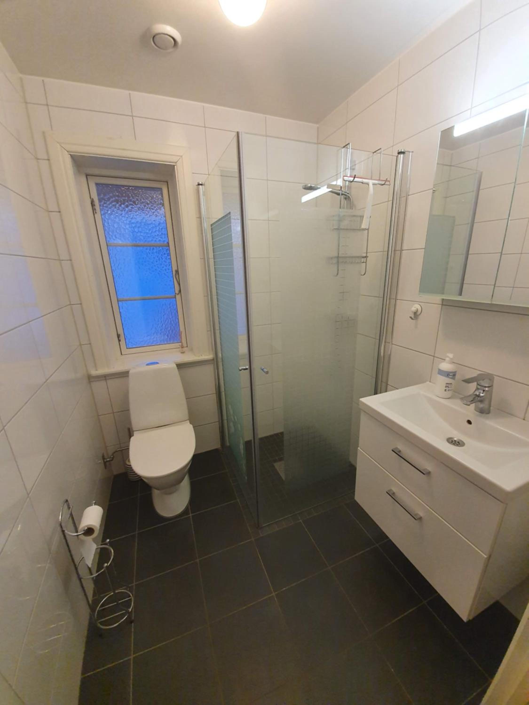 Four-Bedroom House - Photo 17