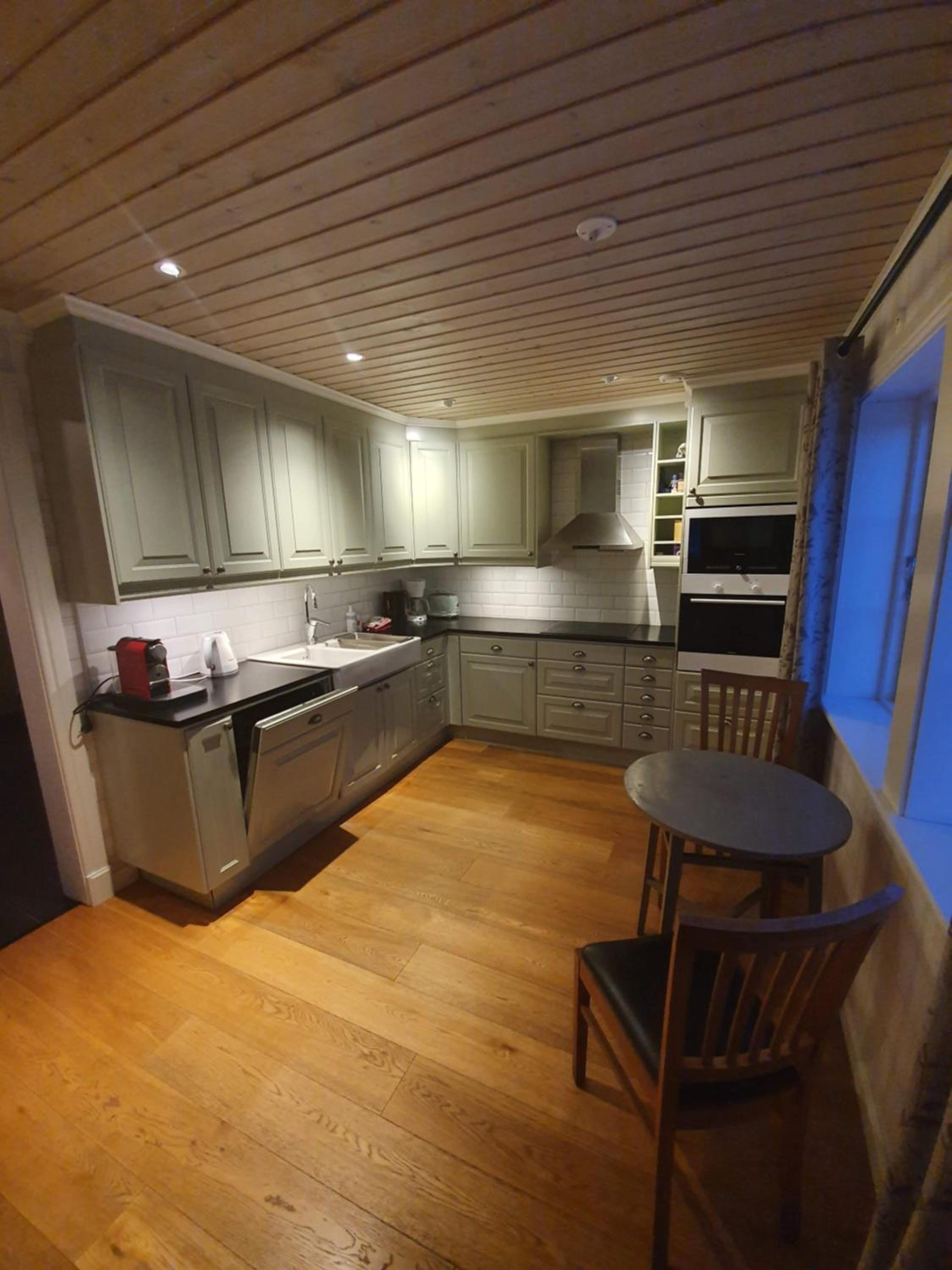 Four-Bedroom House - Photo 20