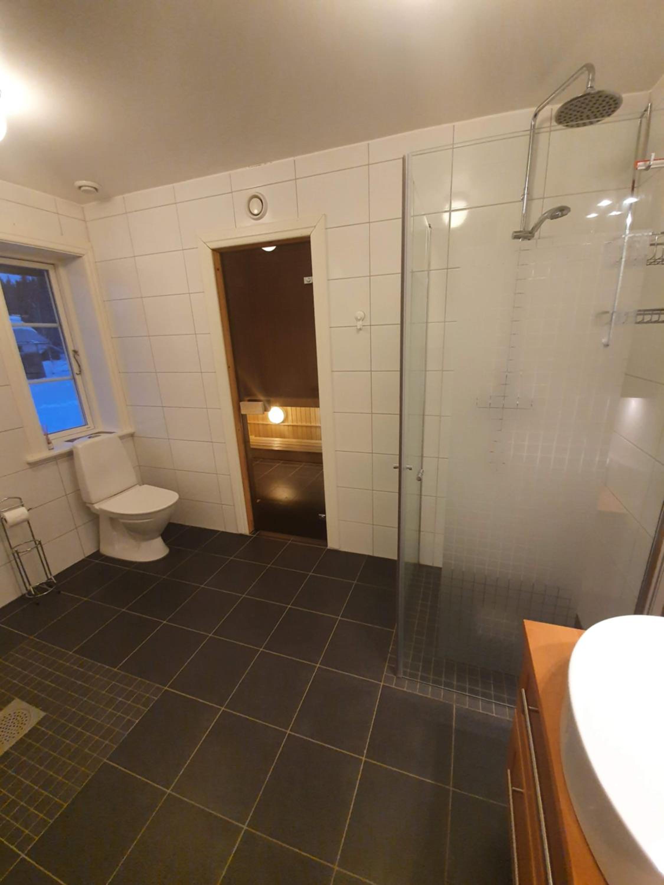 Four-Bedroom House - Photo 14