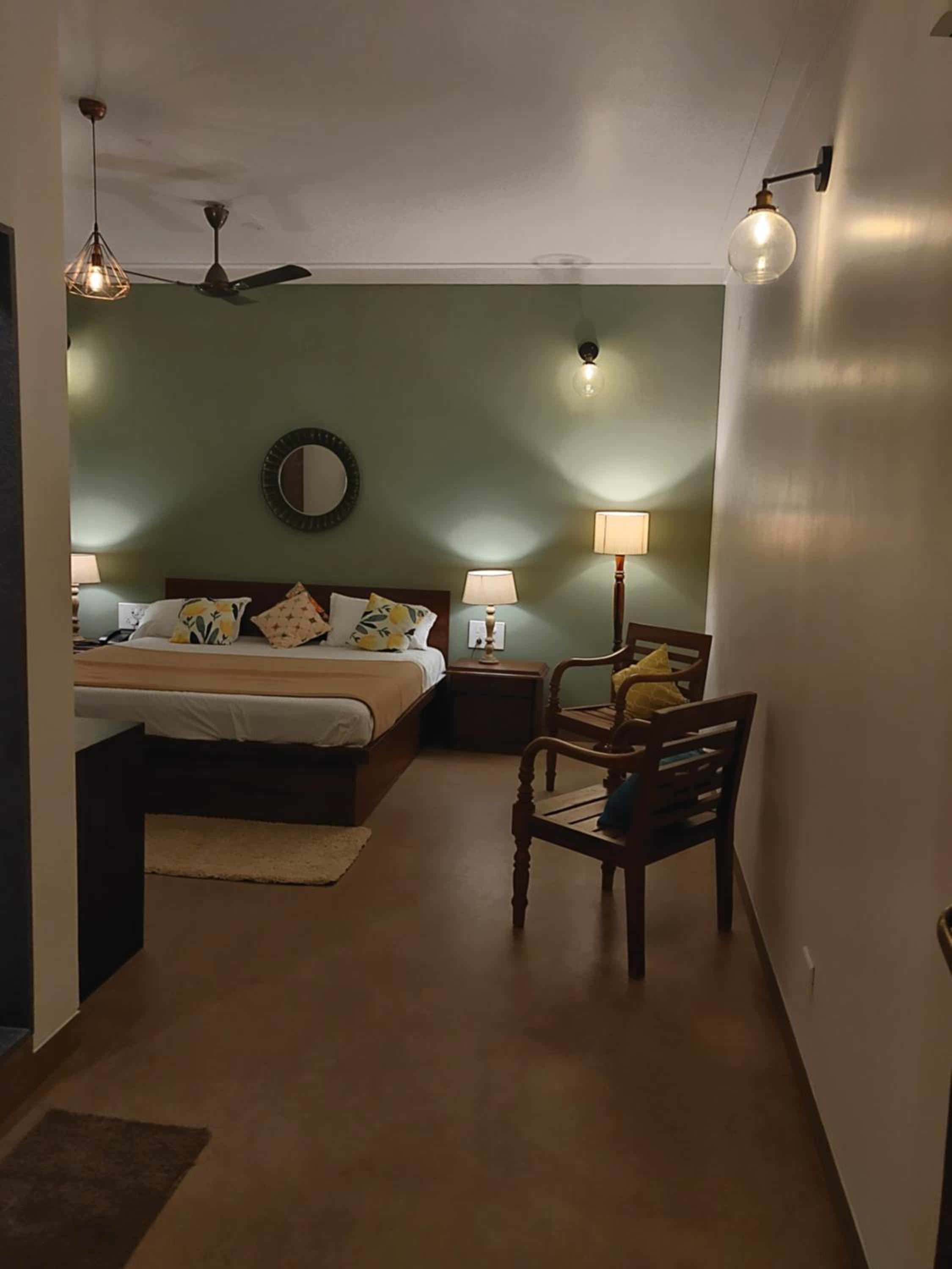 Superior King Room - Photo 4