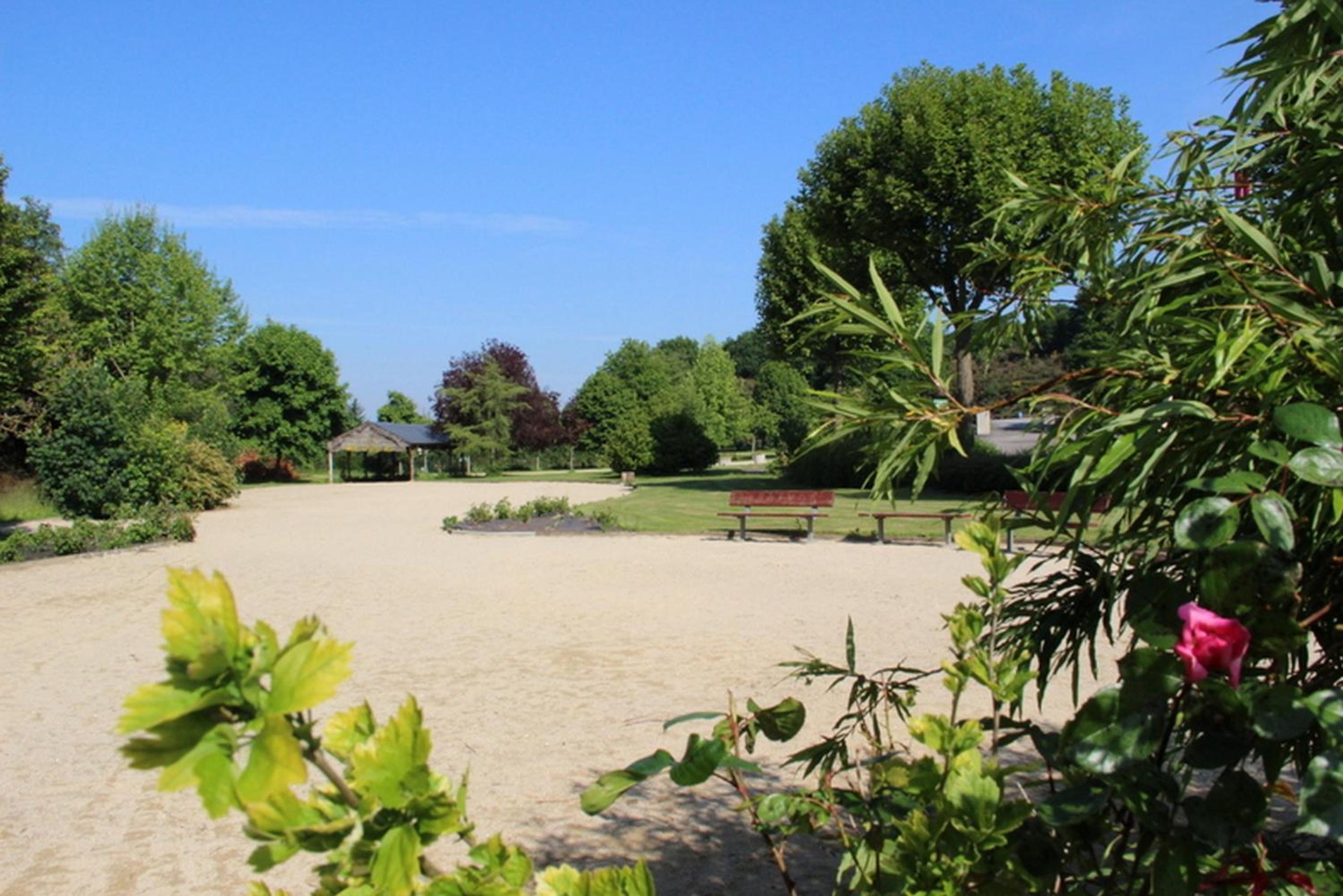 Double Room with Courtyard View - Photo 10