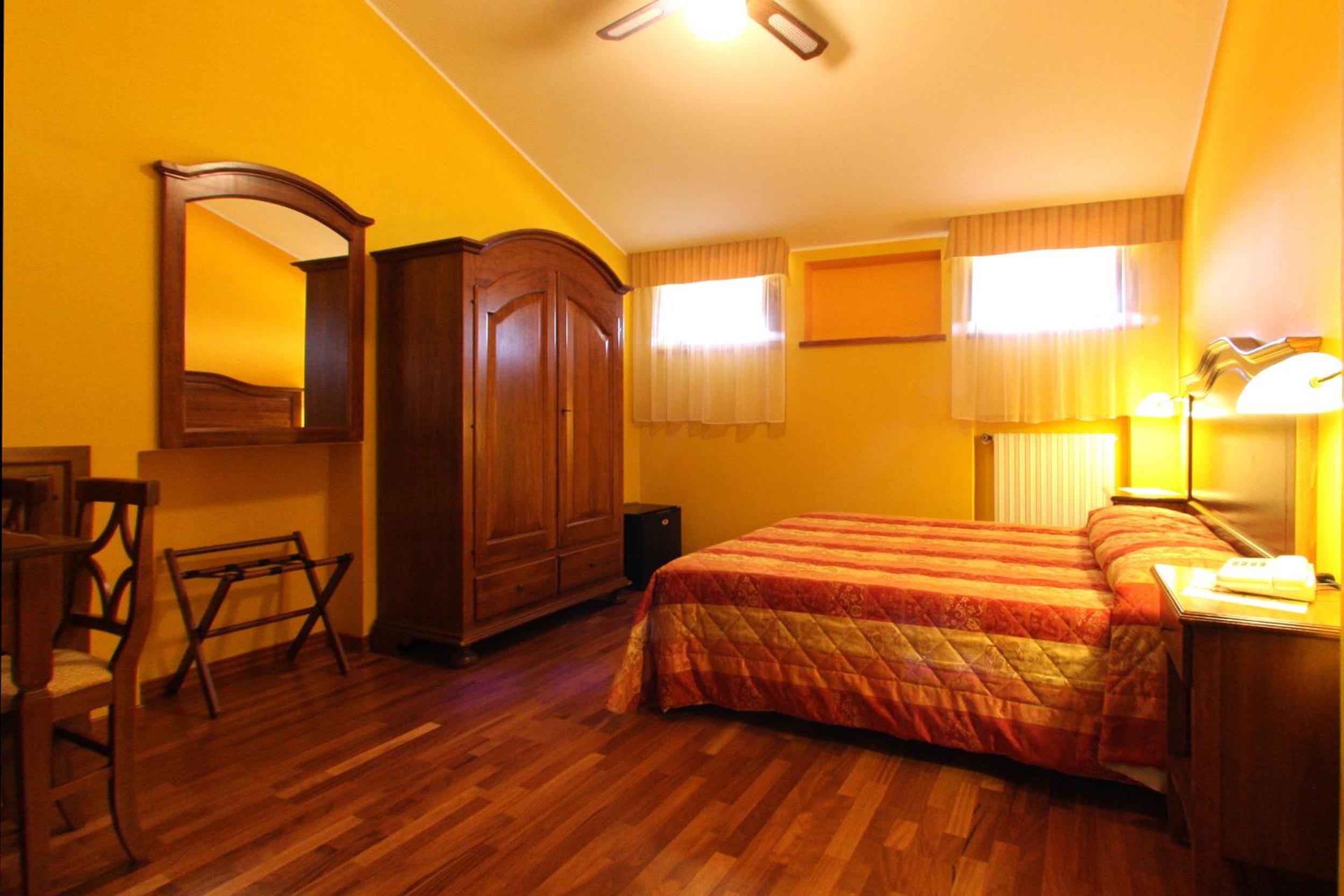 Double Room - Photo 2