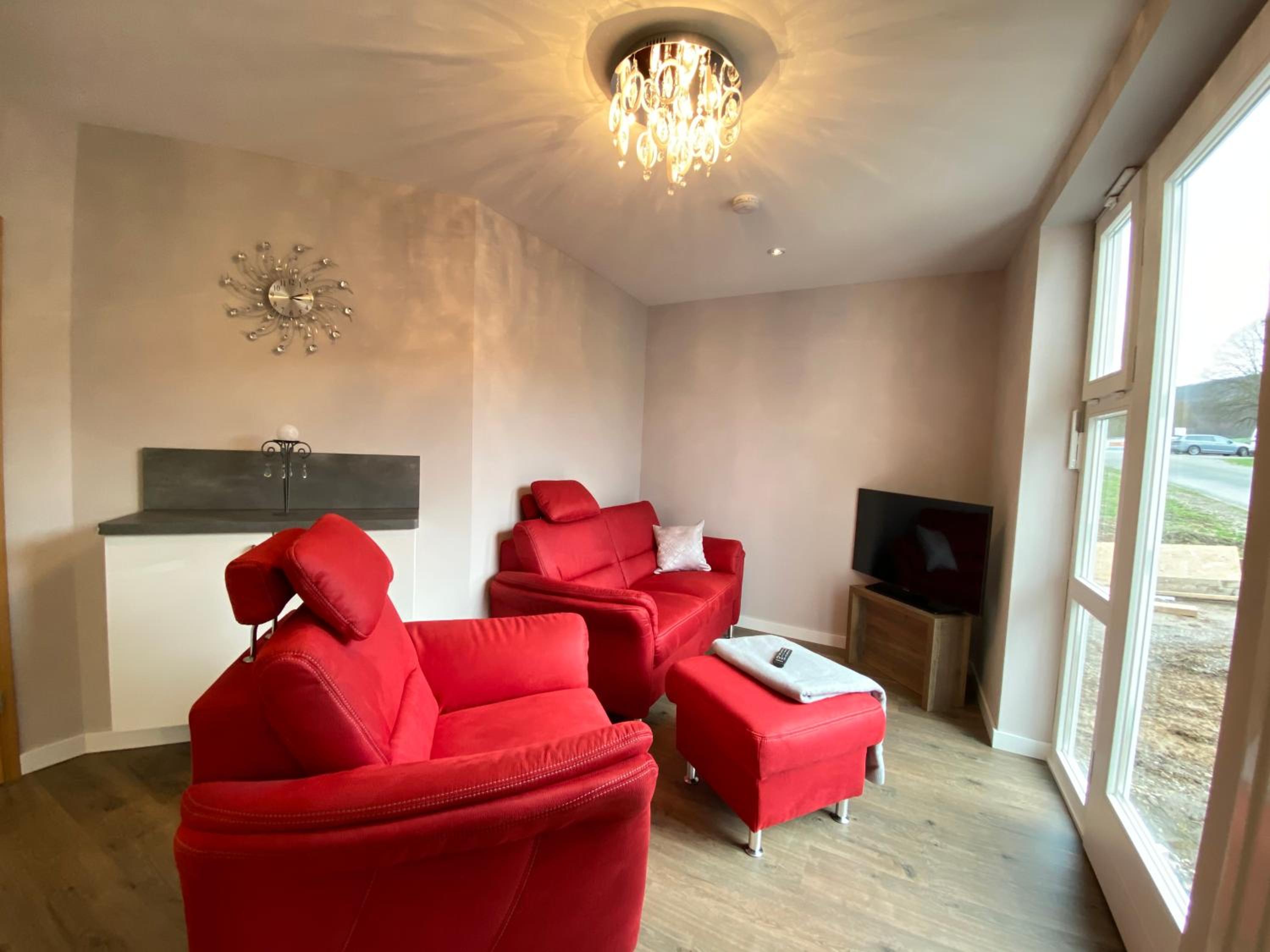 One-Bedroom Apartment - Photo 2
