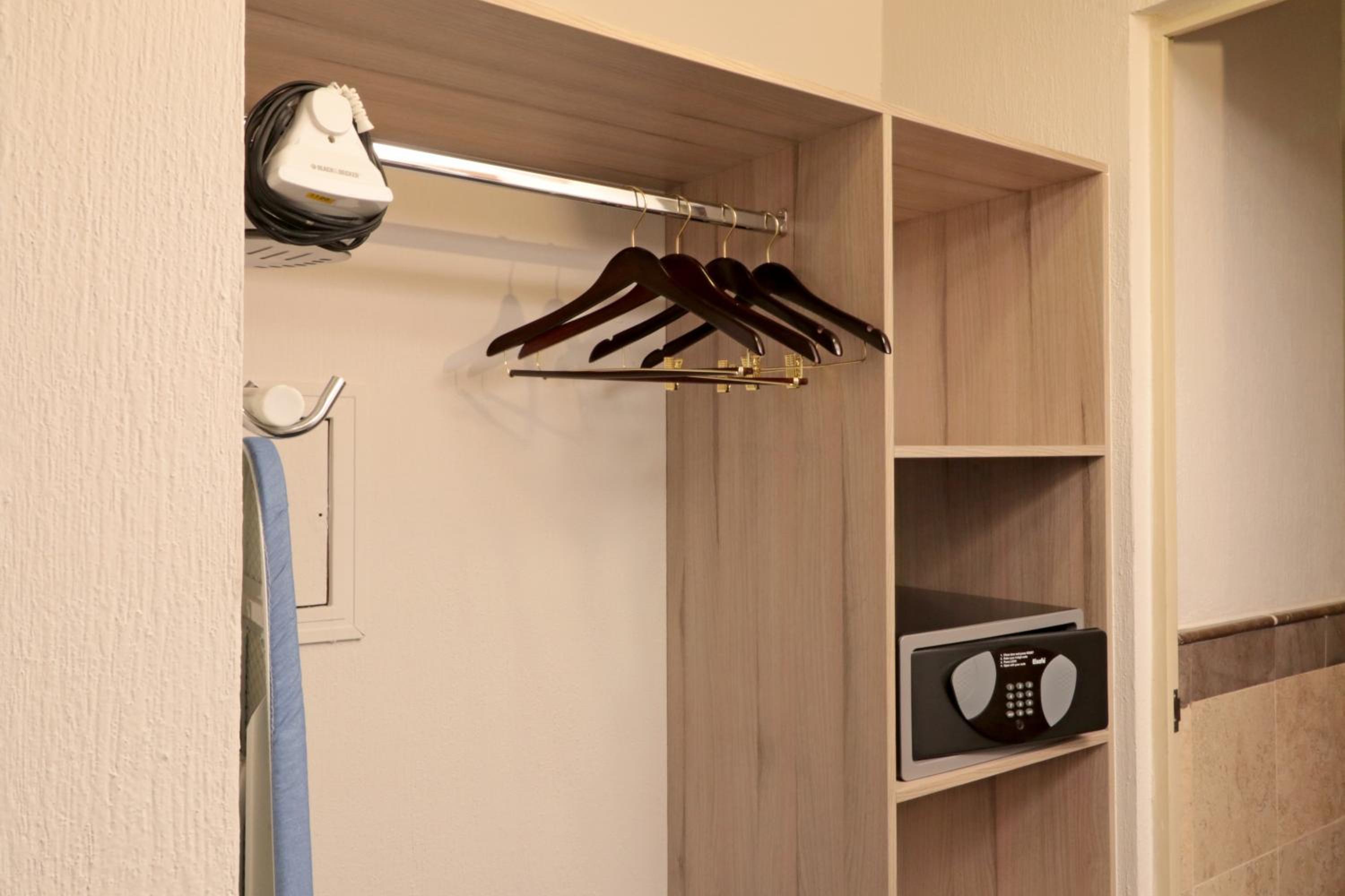 Standard King Room - Accessible