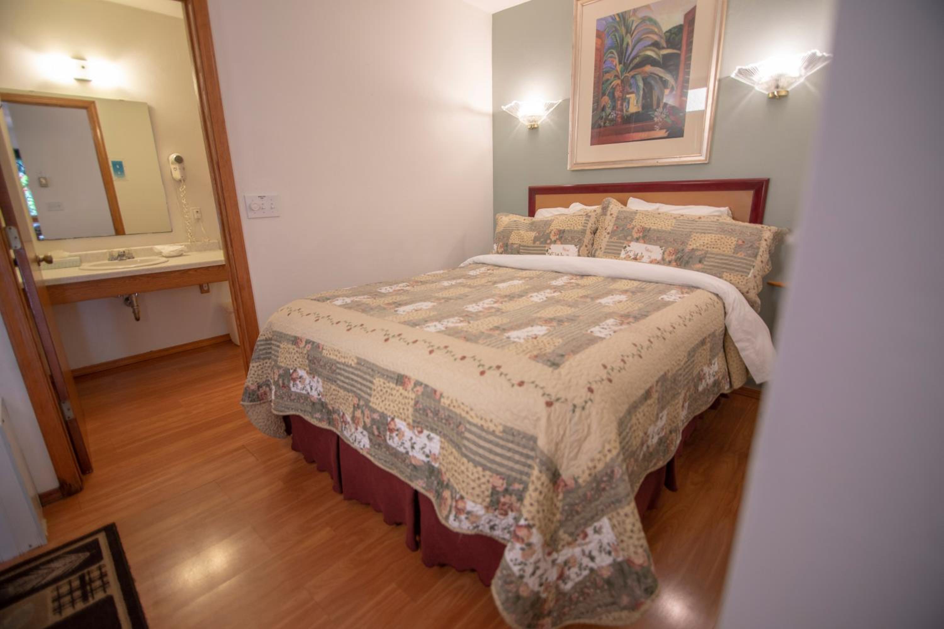 Queen Suite