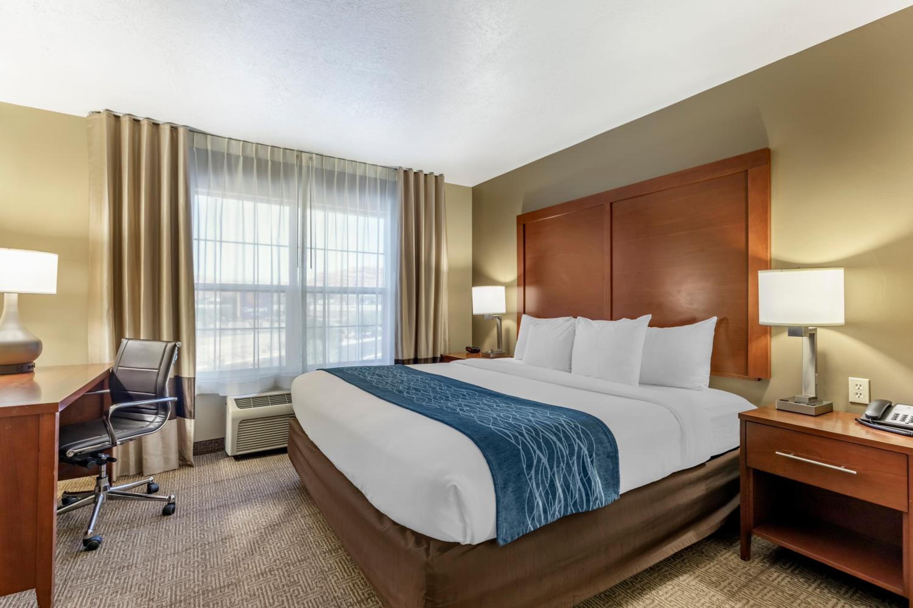 King Room - Accessible/Non-Smoking - Photo 1