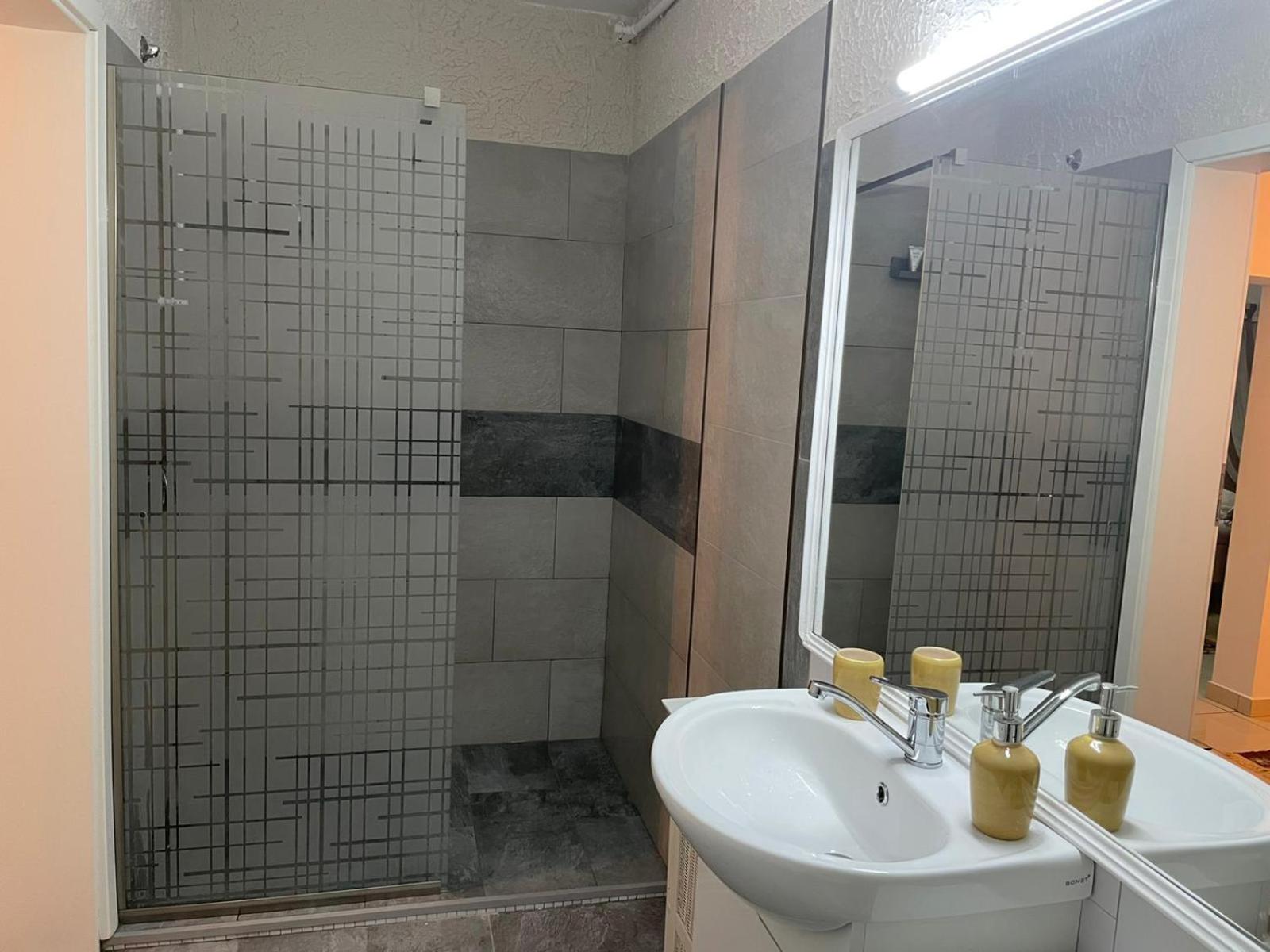 One-Bedroom Apartment - Photo 10