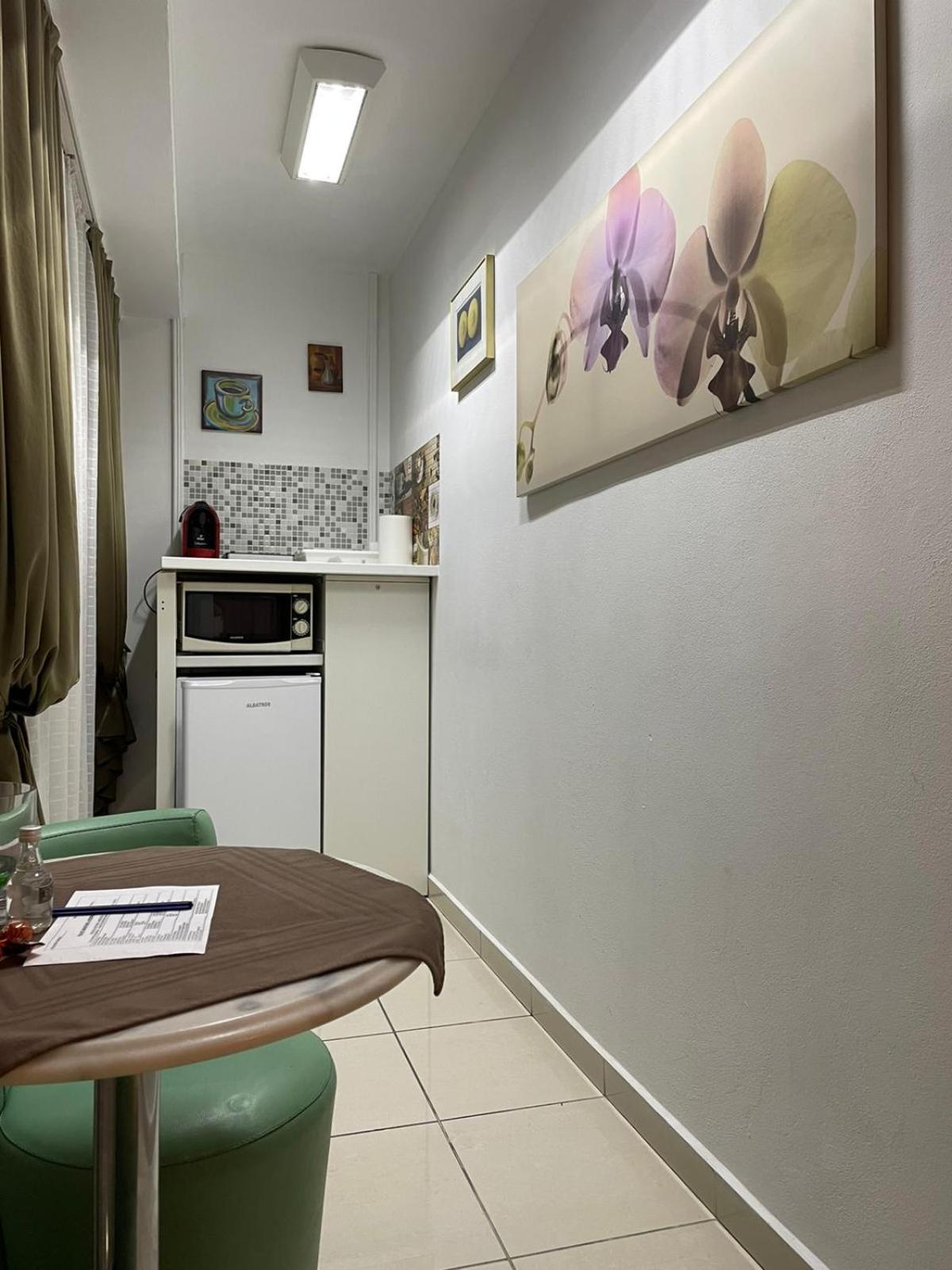 One-Bedroom Apartment - Photo 12