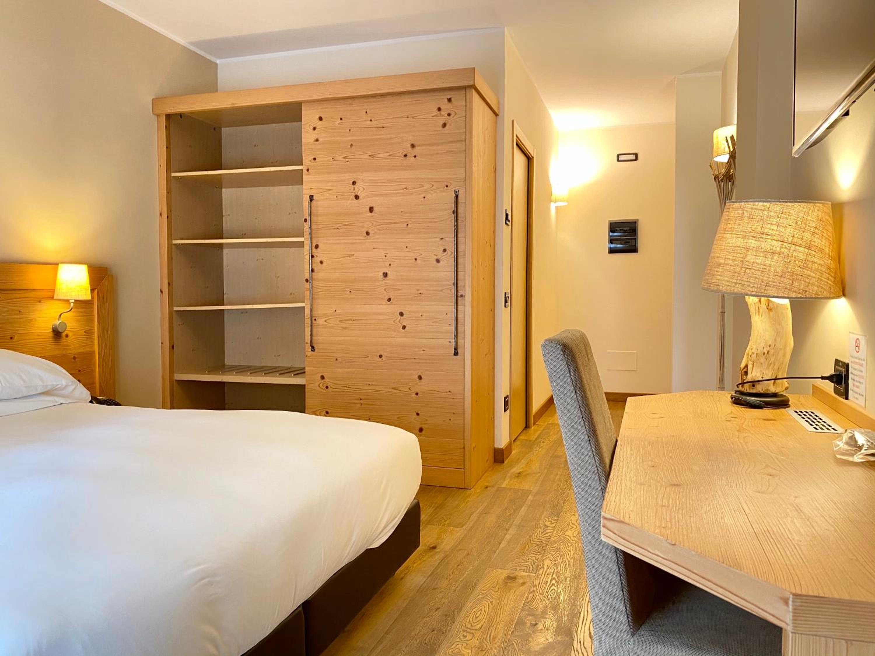 Standard Double Room photo 3