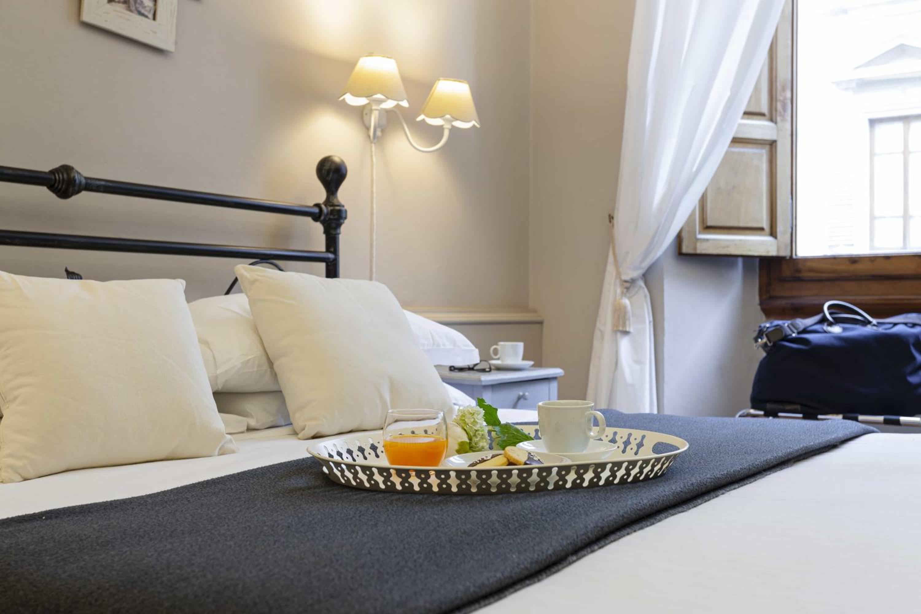 Double Room with Private External Bathroom photo 2