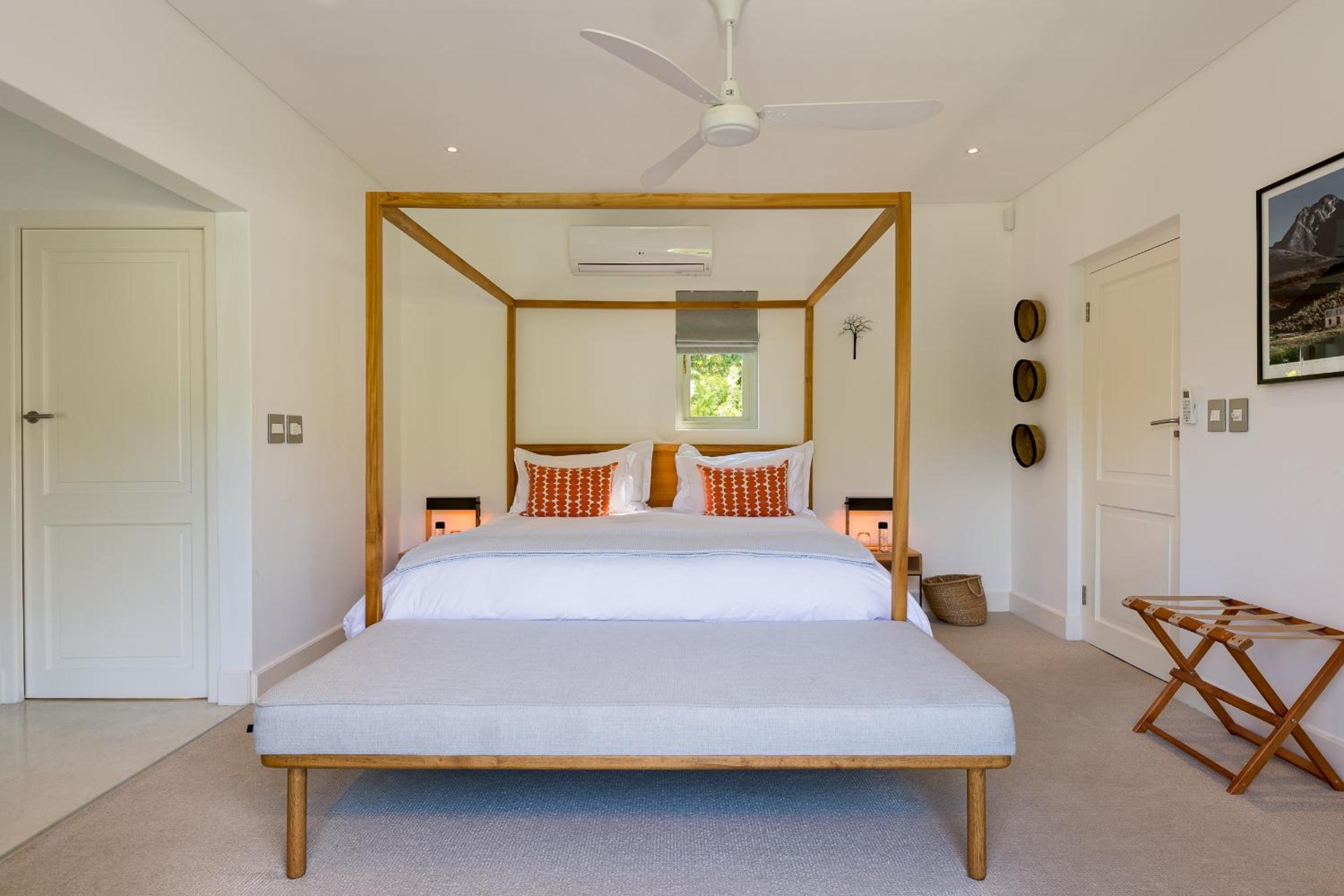 Suite with Balcony - Photo 6