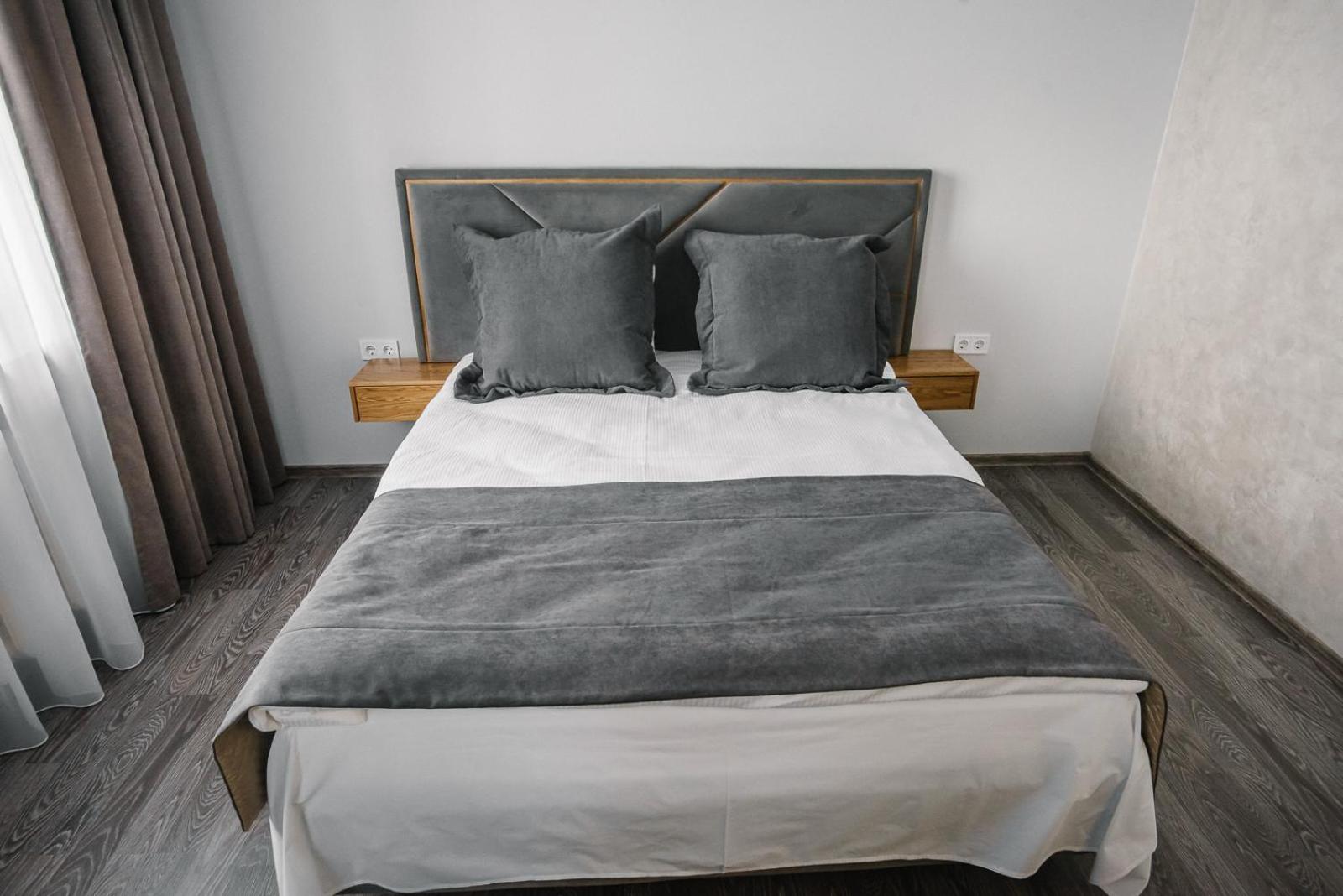 King Suite with Balcony, photo 7