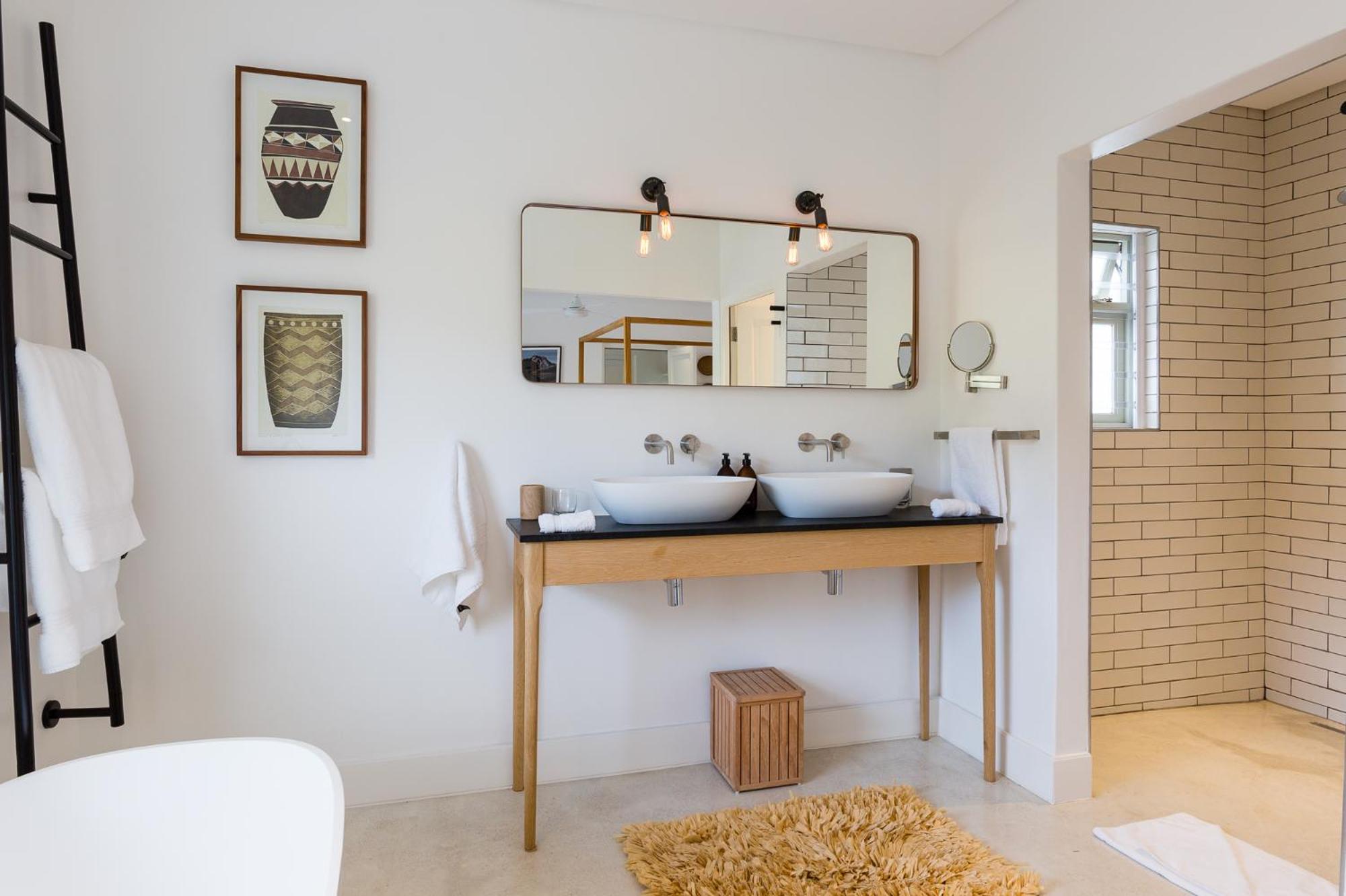 Suite with Balcony - Photo 4