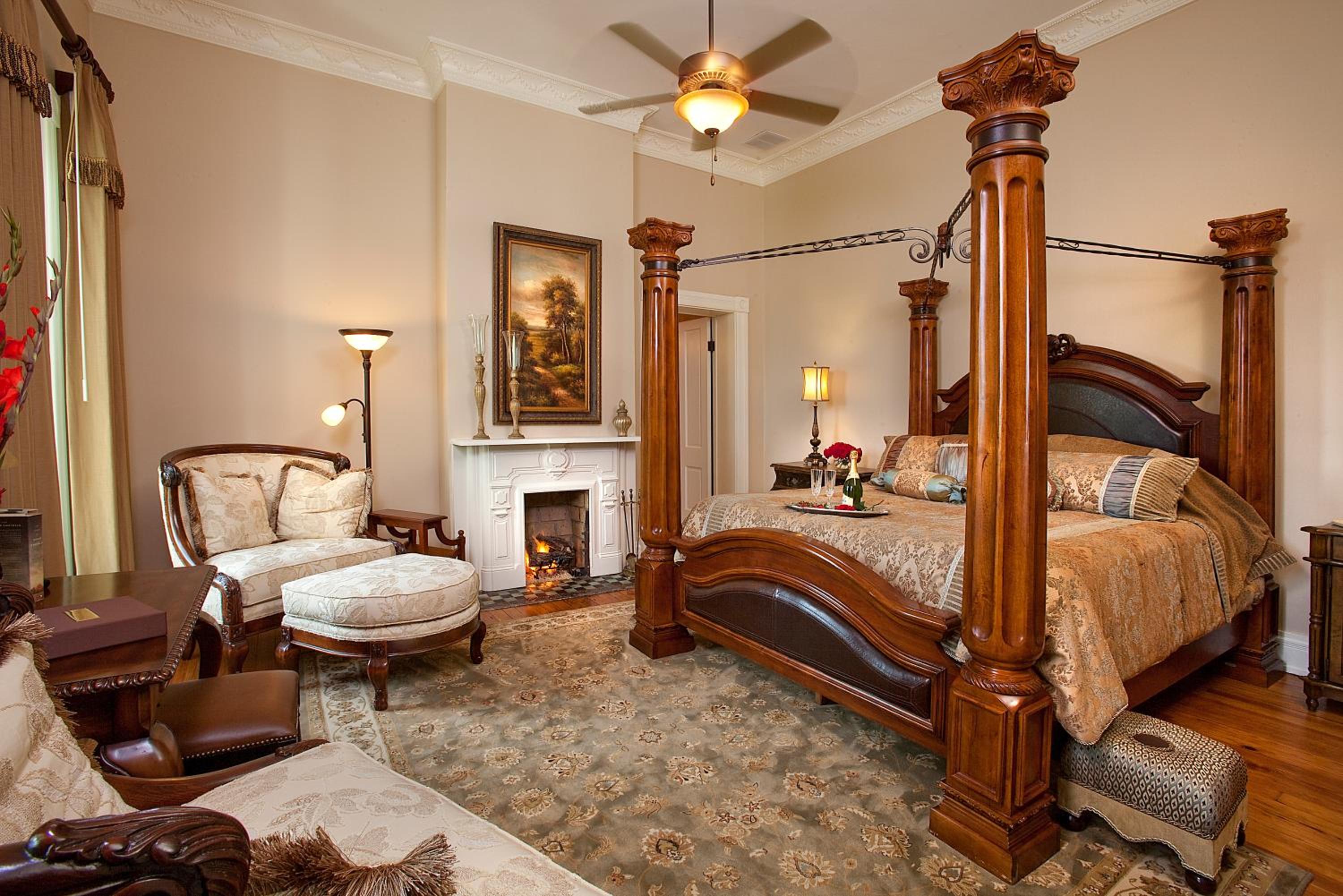 Deluxe King Room photo 1