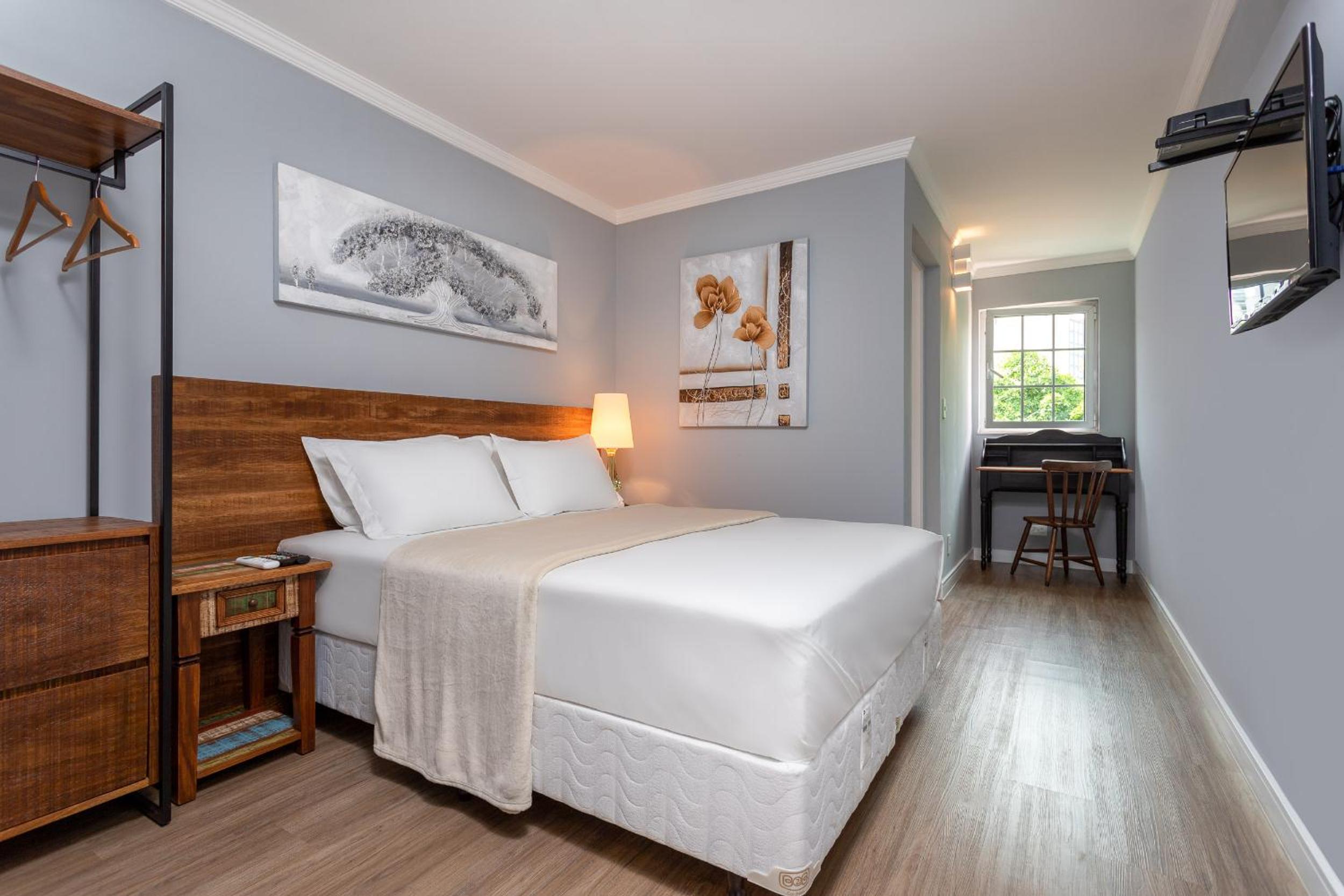 Queen Room - Disability Access - Photo 1