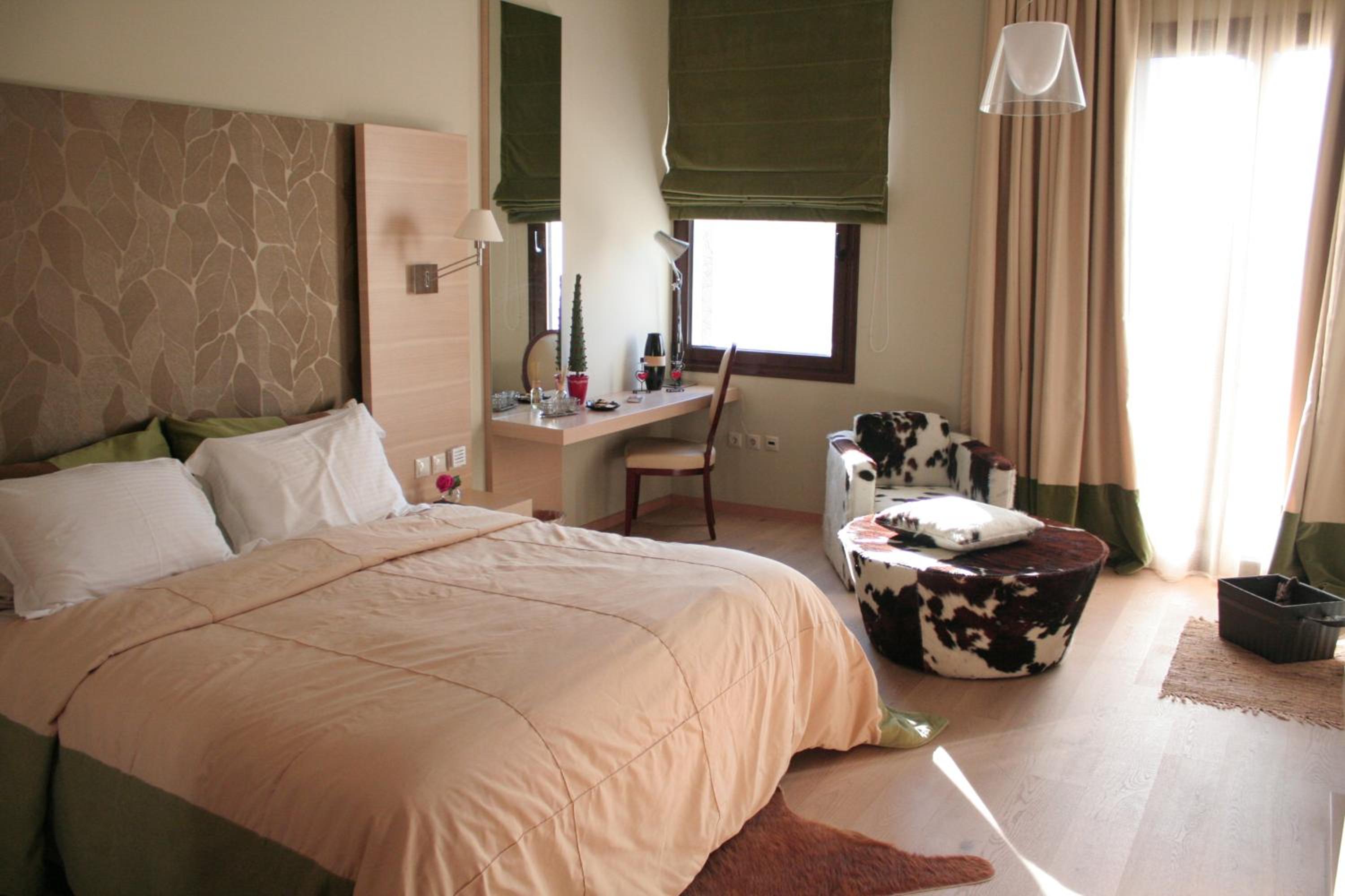 Deluxe Double Room with Fireplace and Forest View