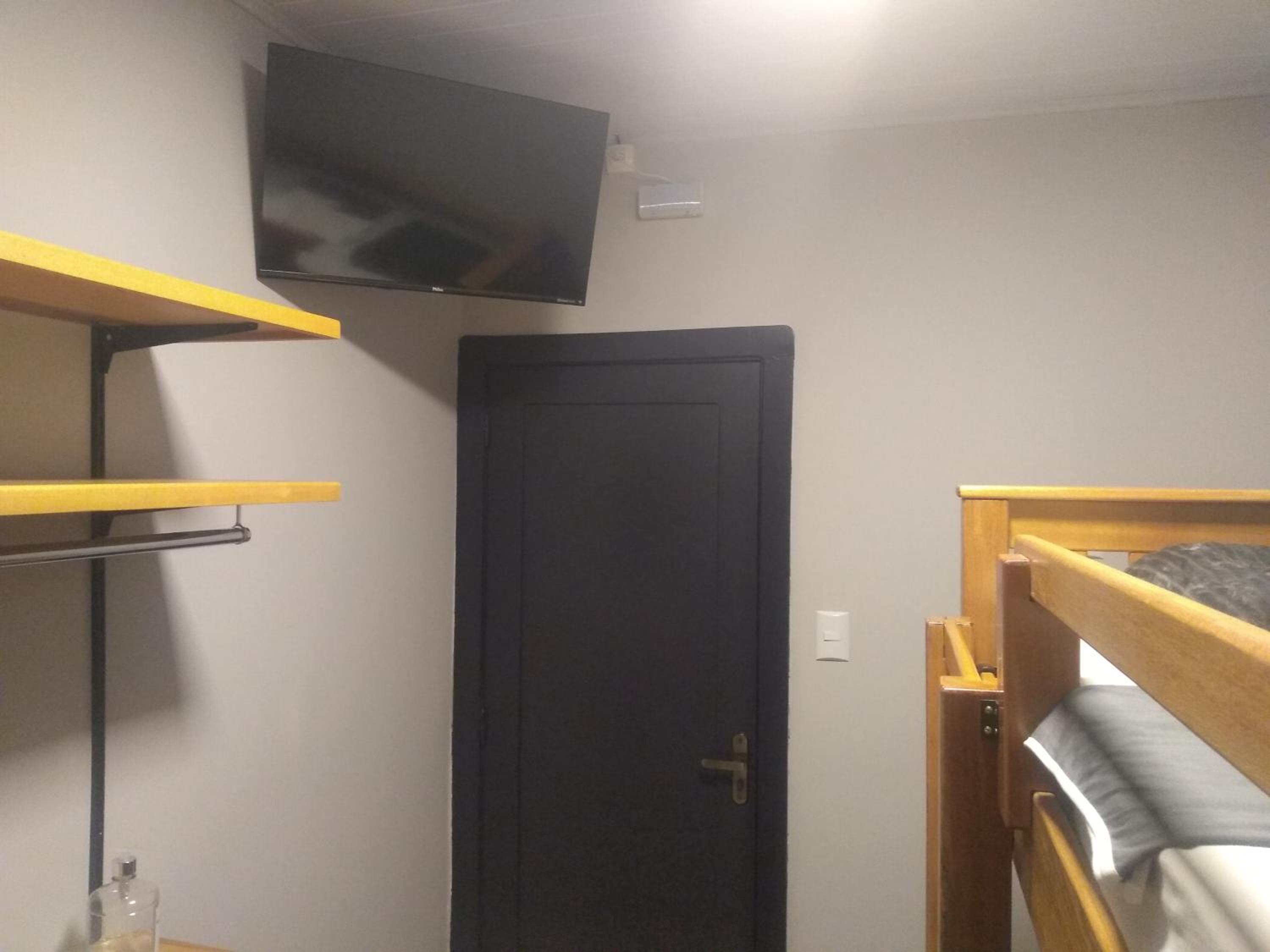 Twin Room - Photo 2